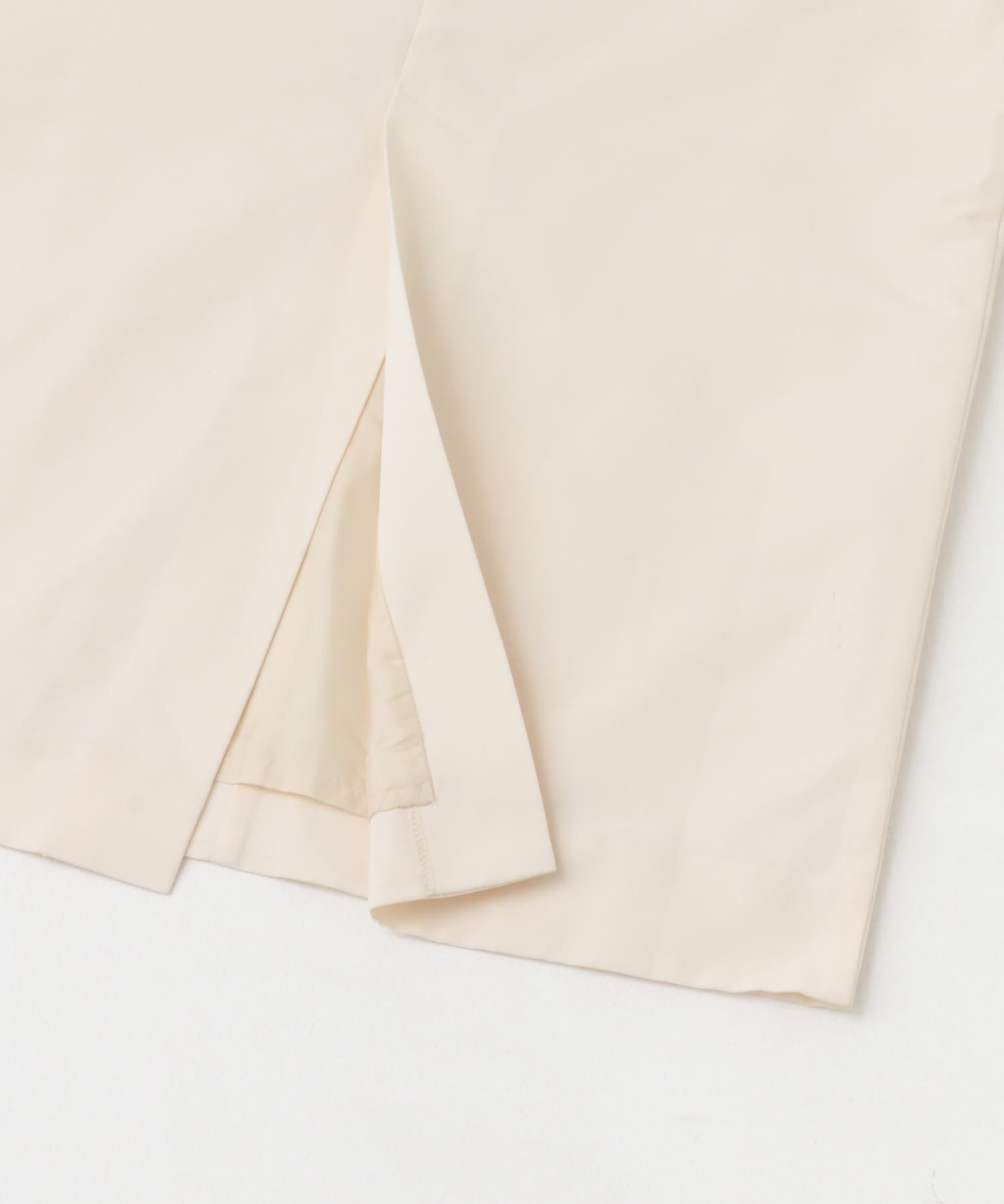 Uネックフォルムジャンパーワンピース OFF WHITE FREE