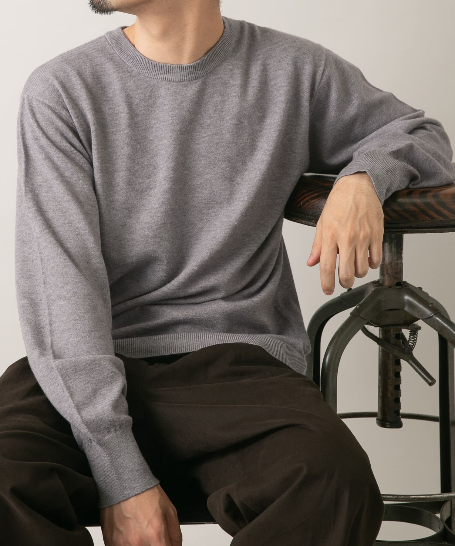 GRAY