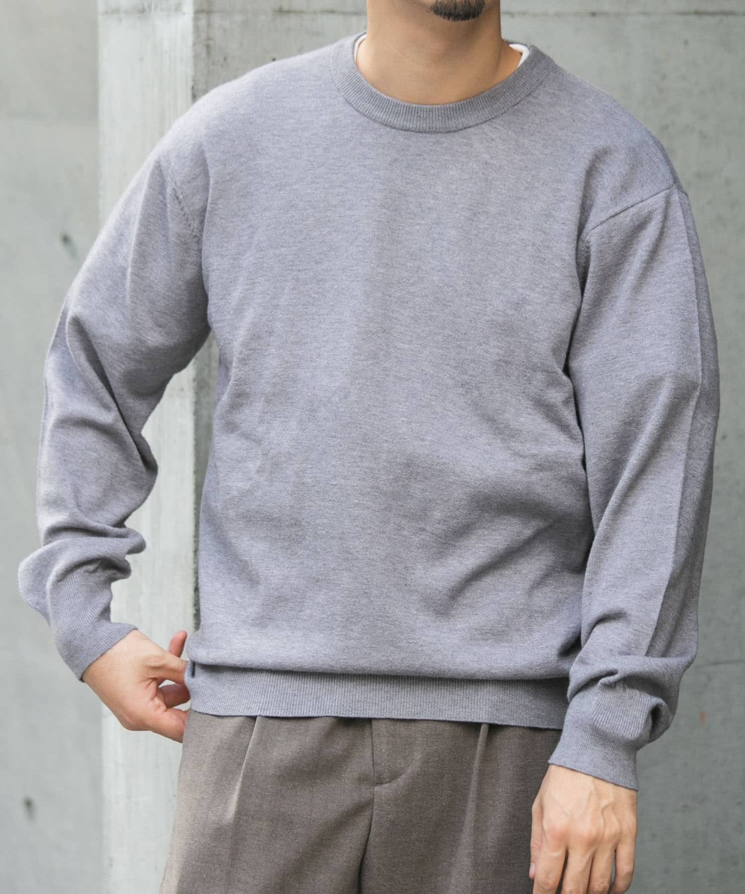 GRAY