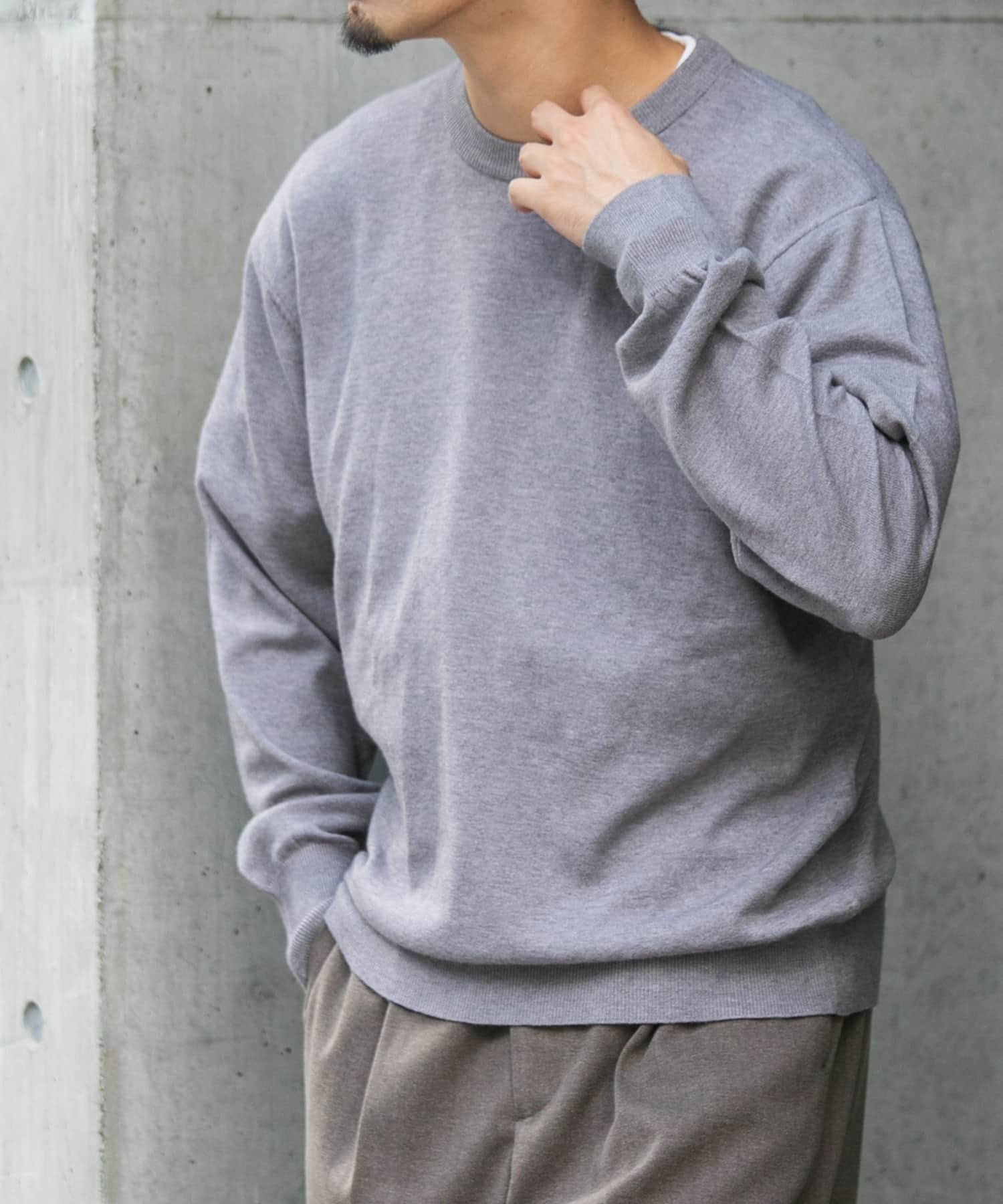GRAY