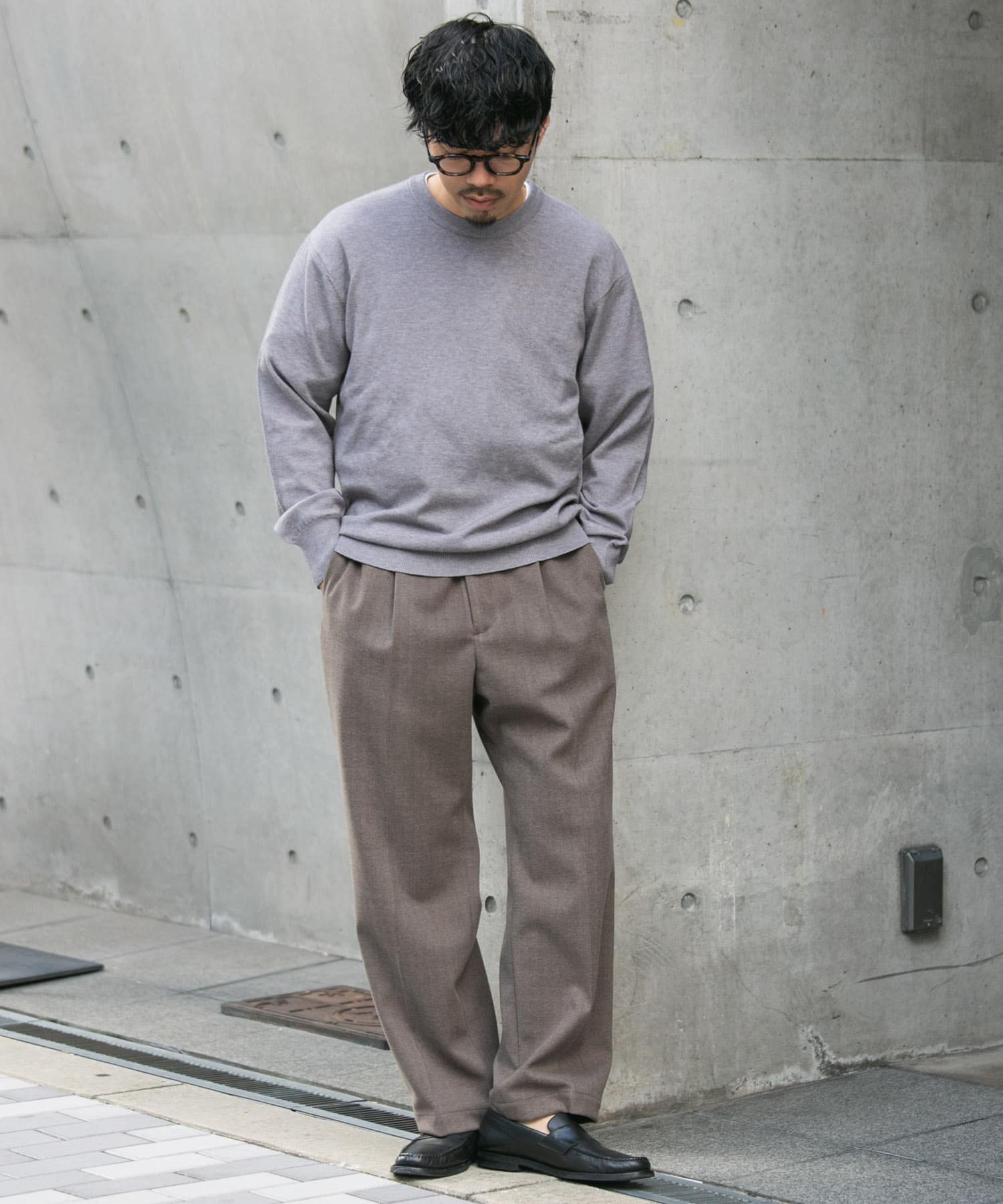 GRAY