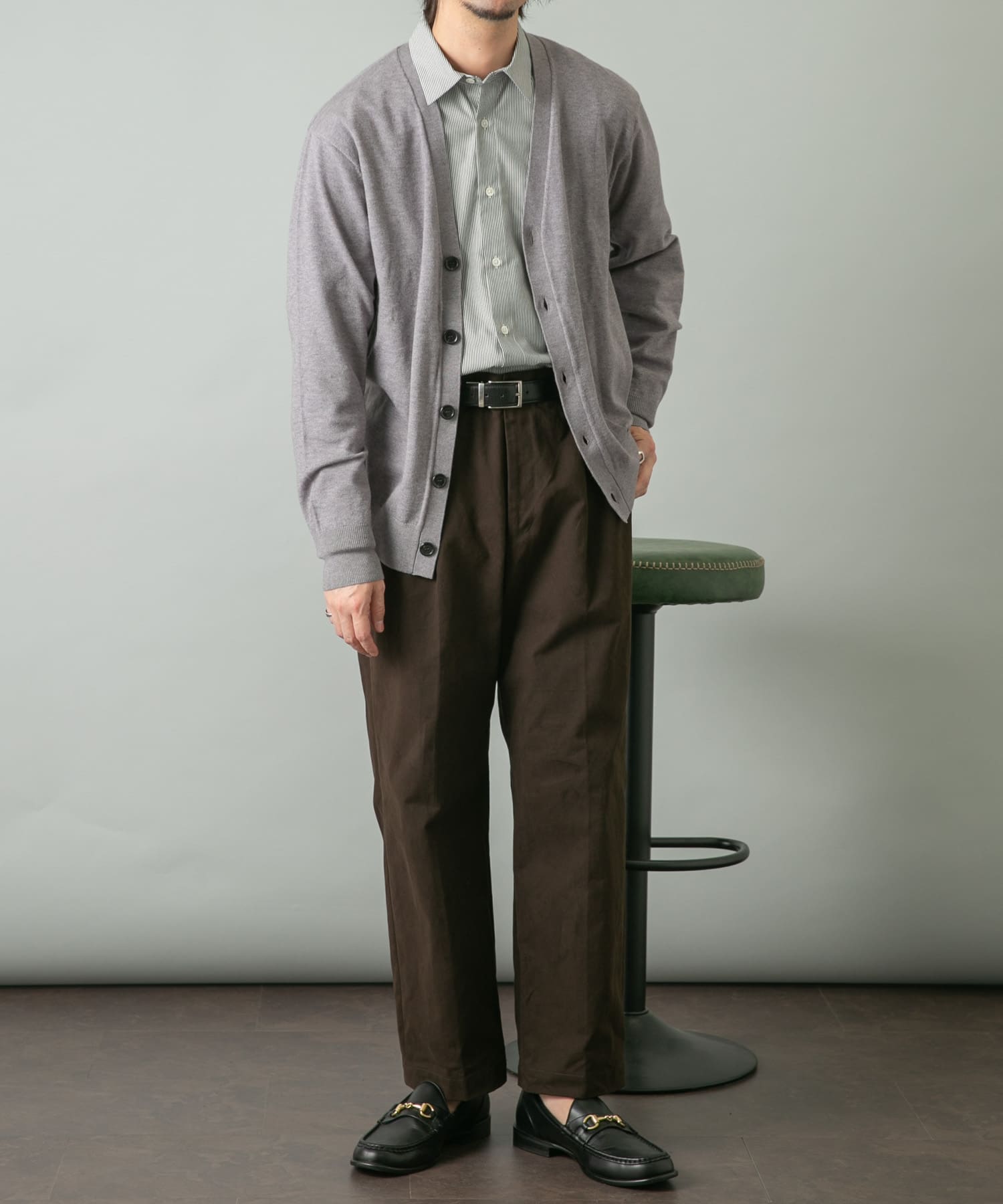 GRAY