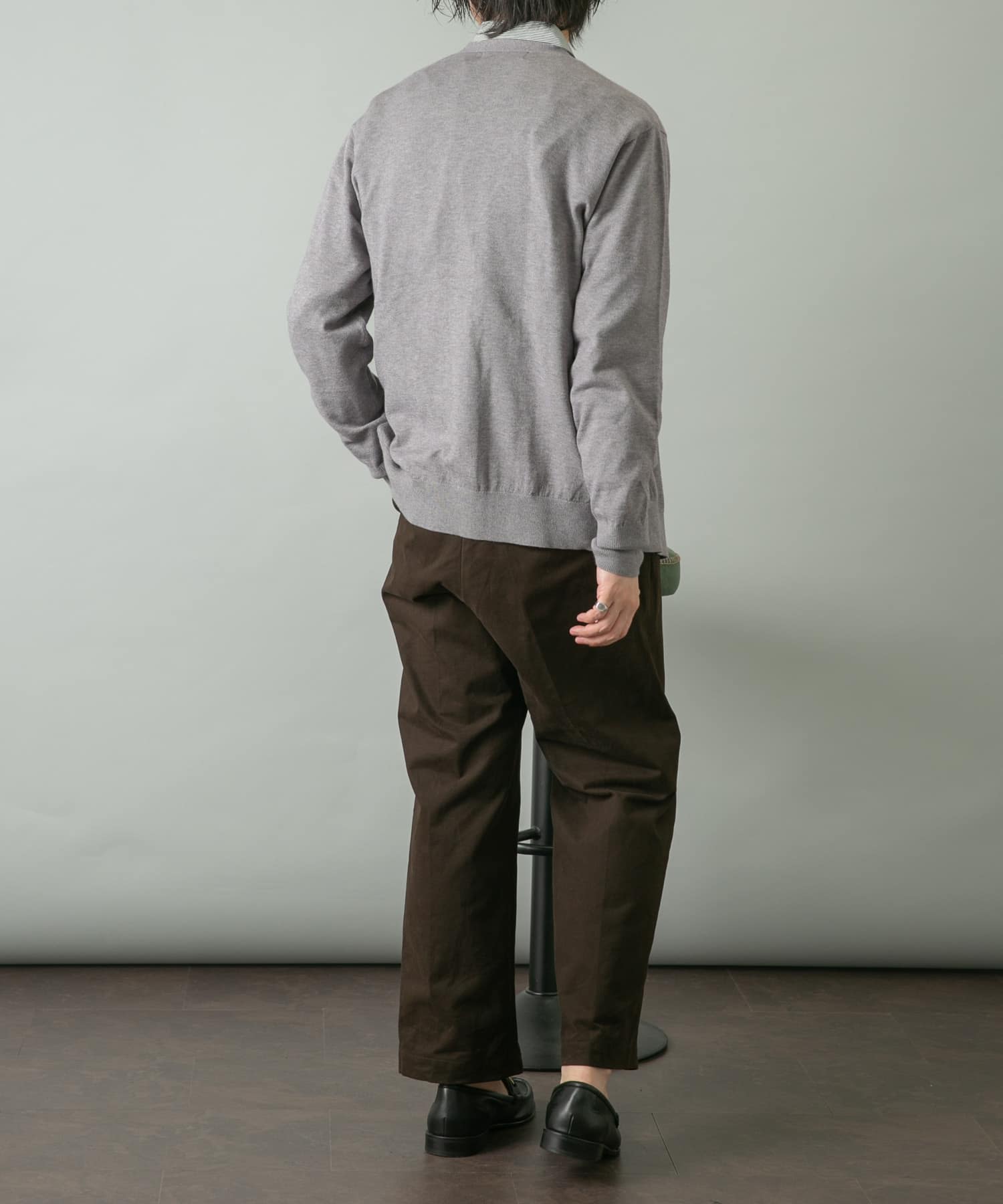 GRAY