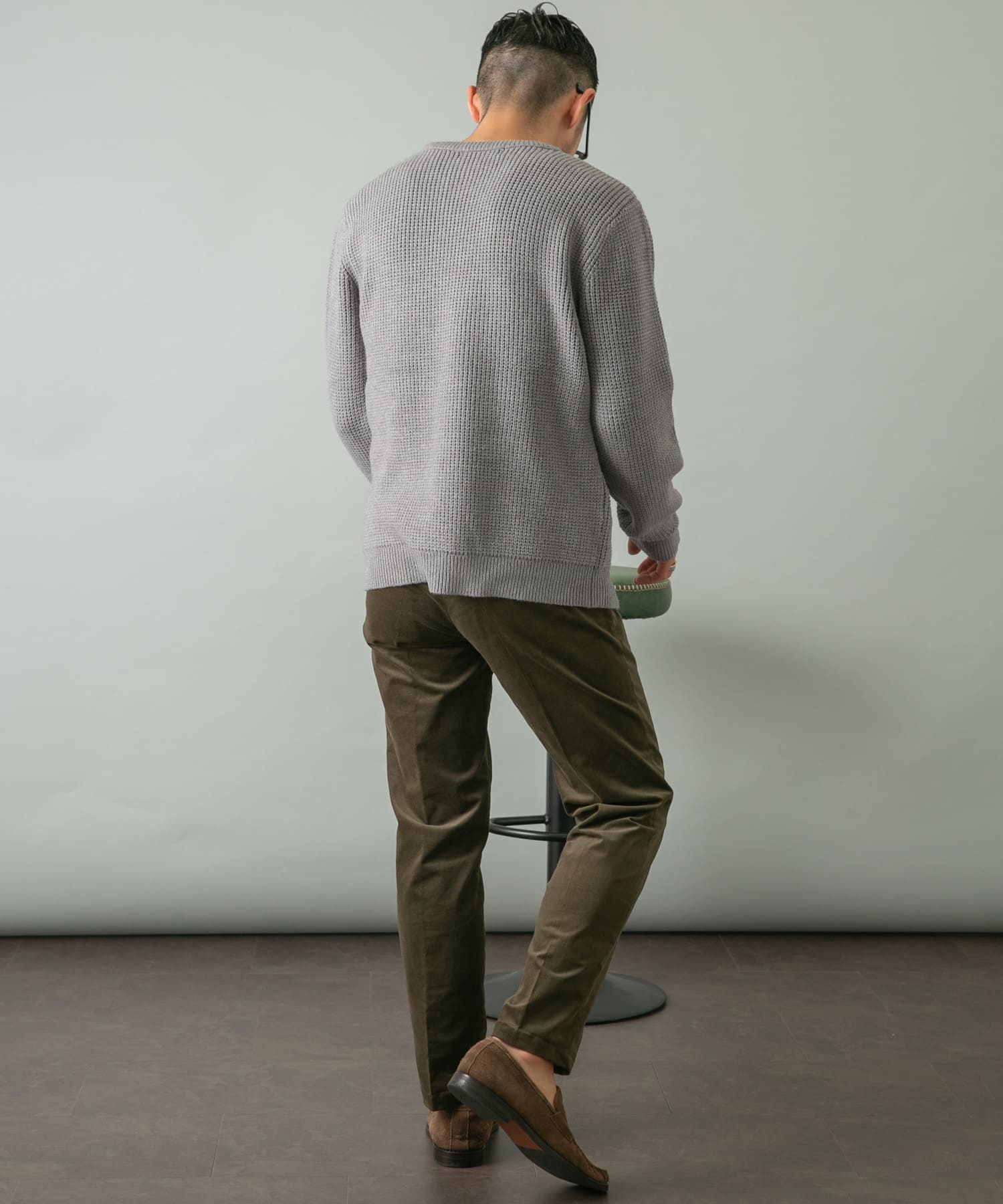 GRAY
