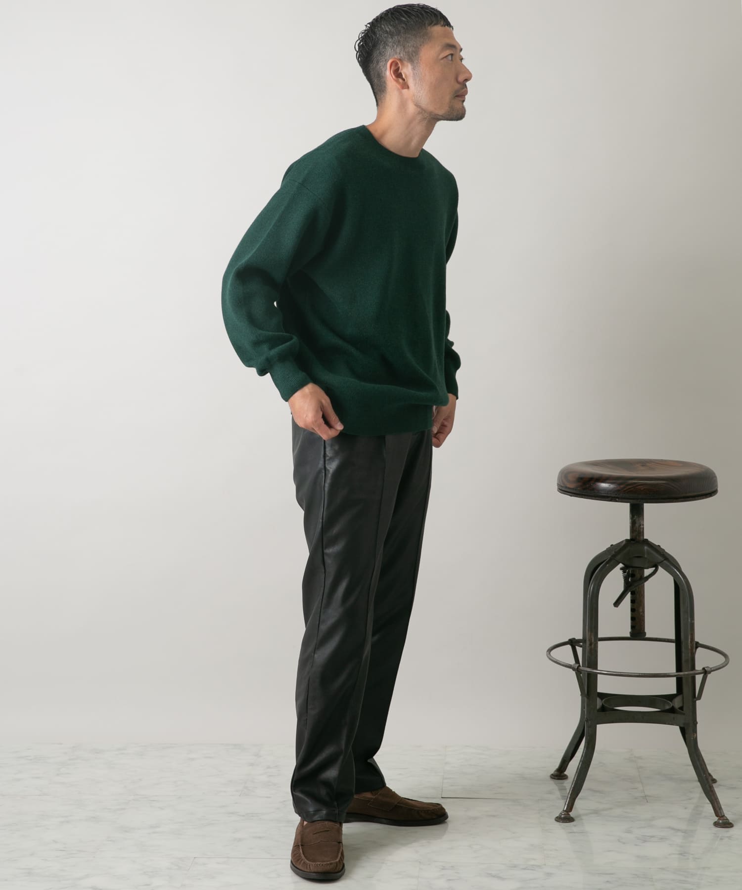 GREEN
