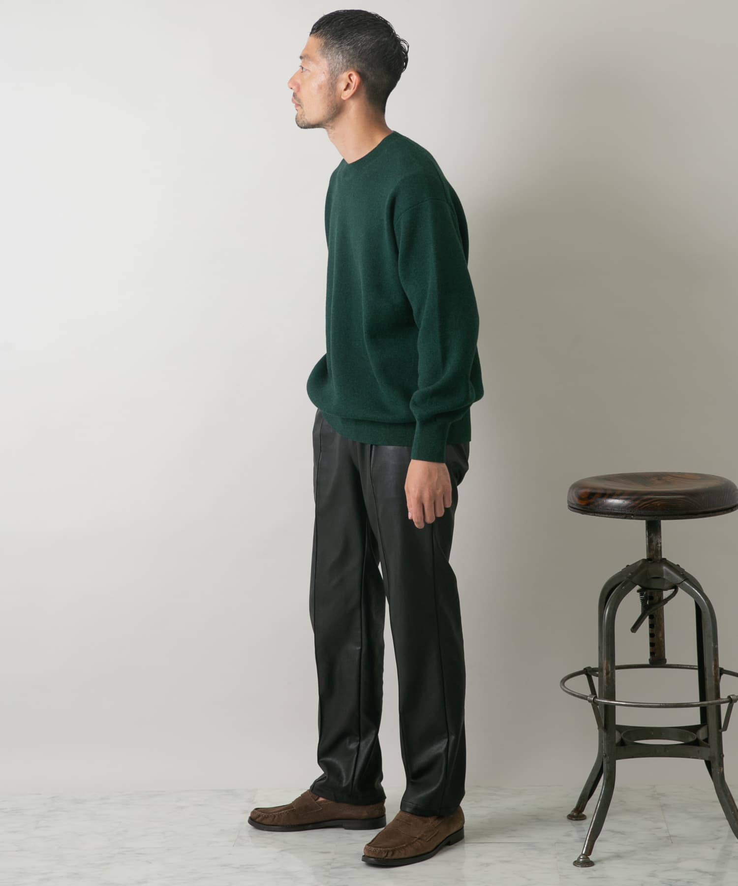 GREEN