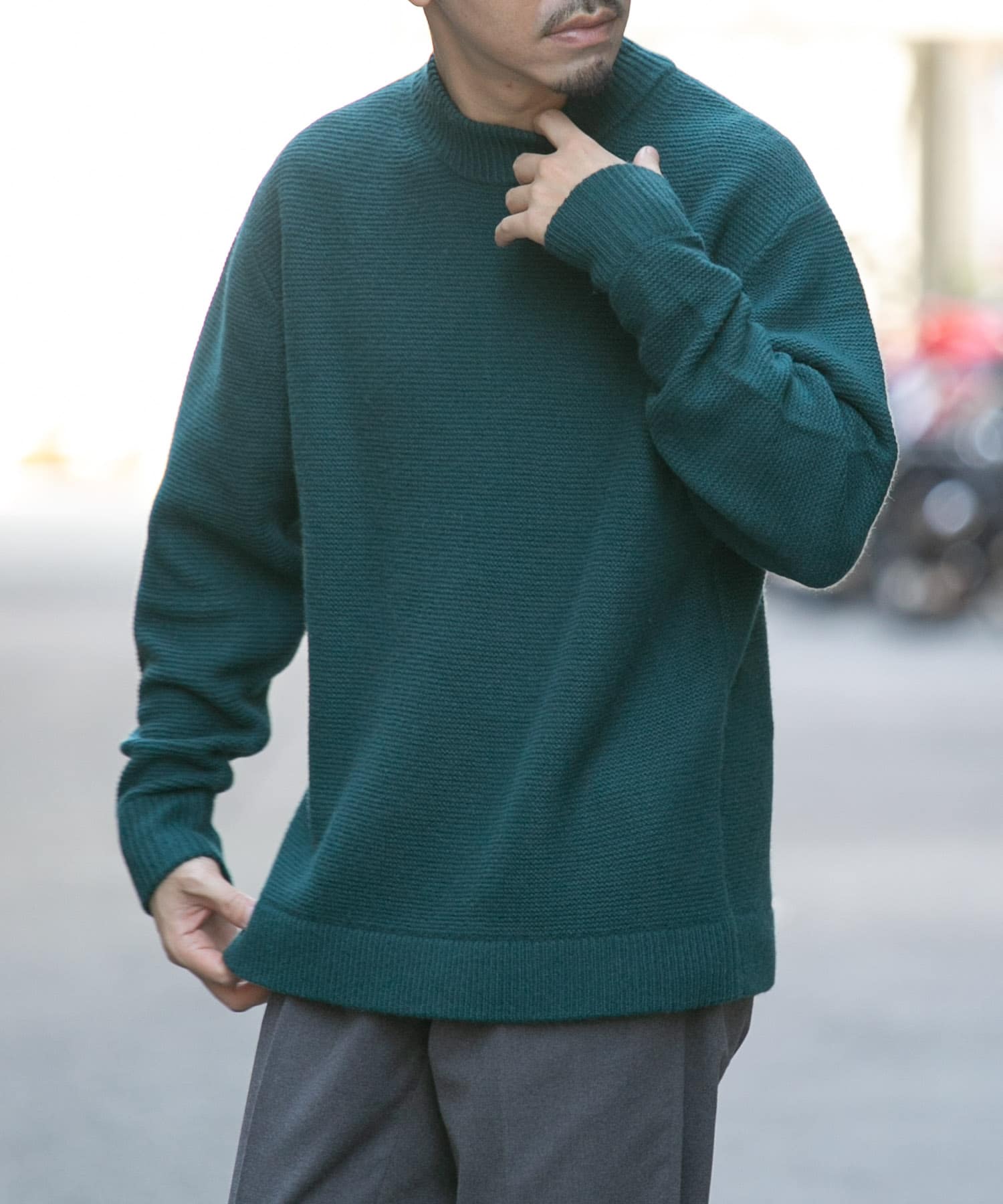 GREEN