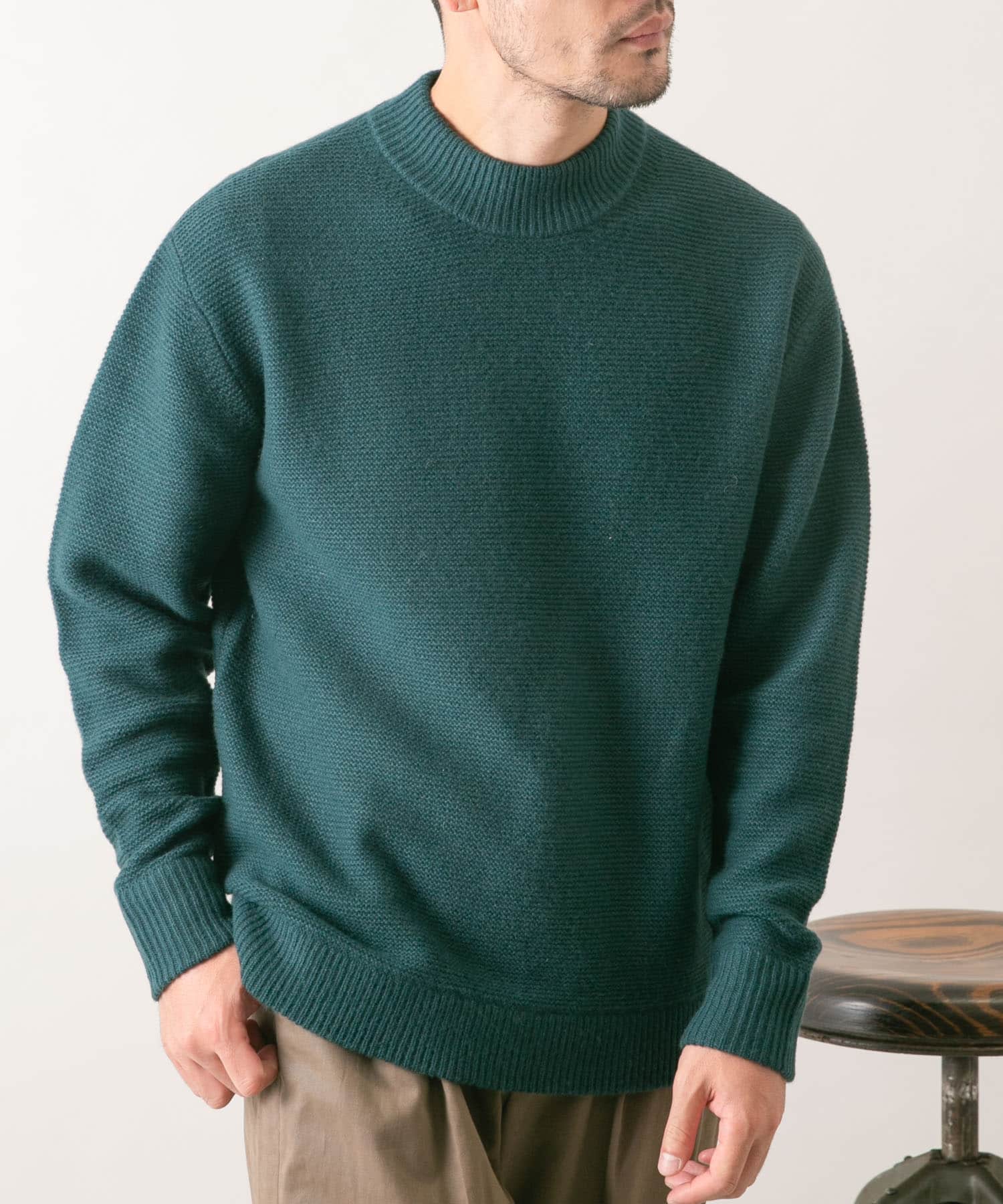 GREEN