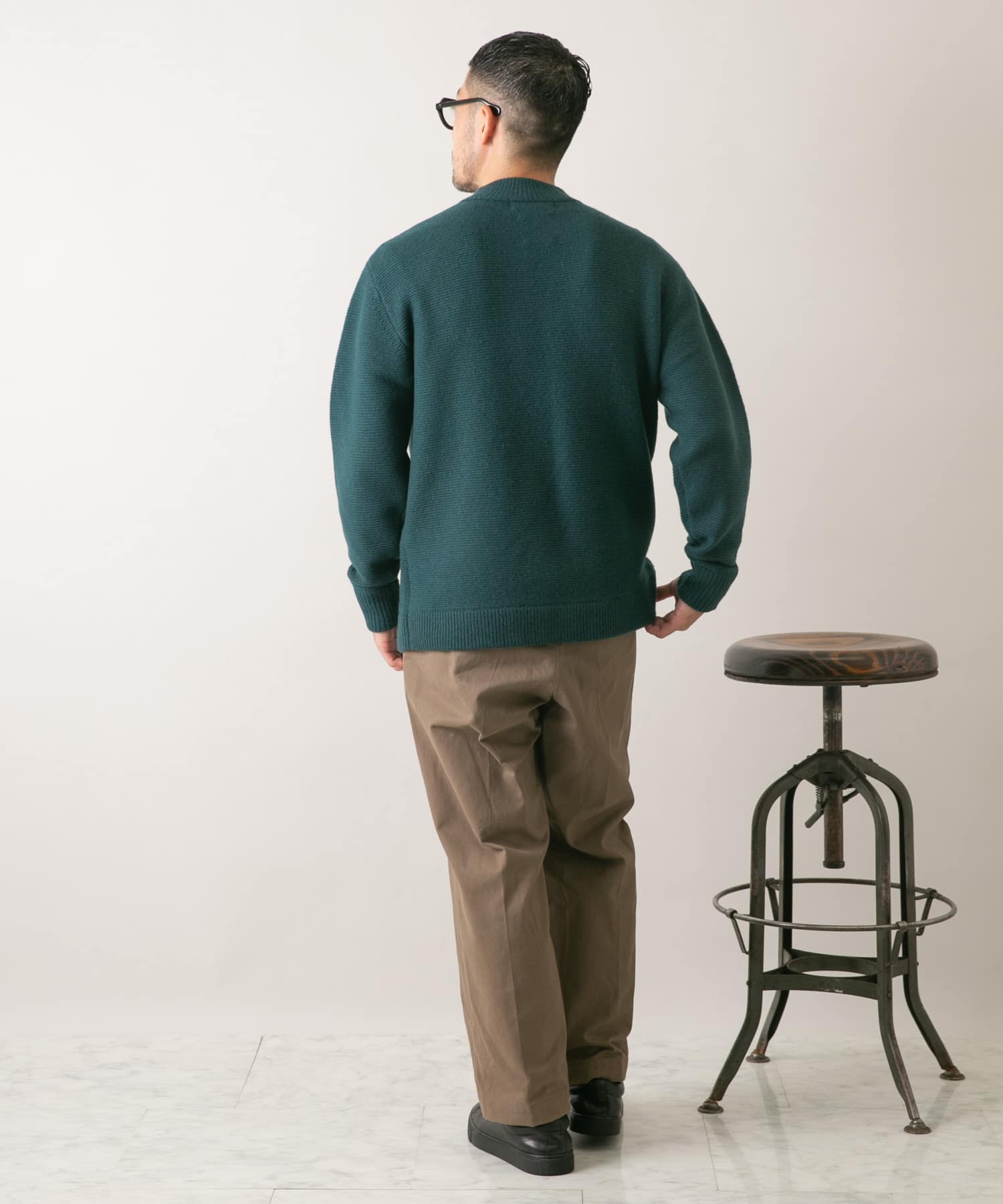 GREEN