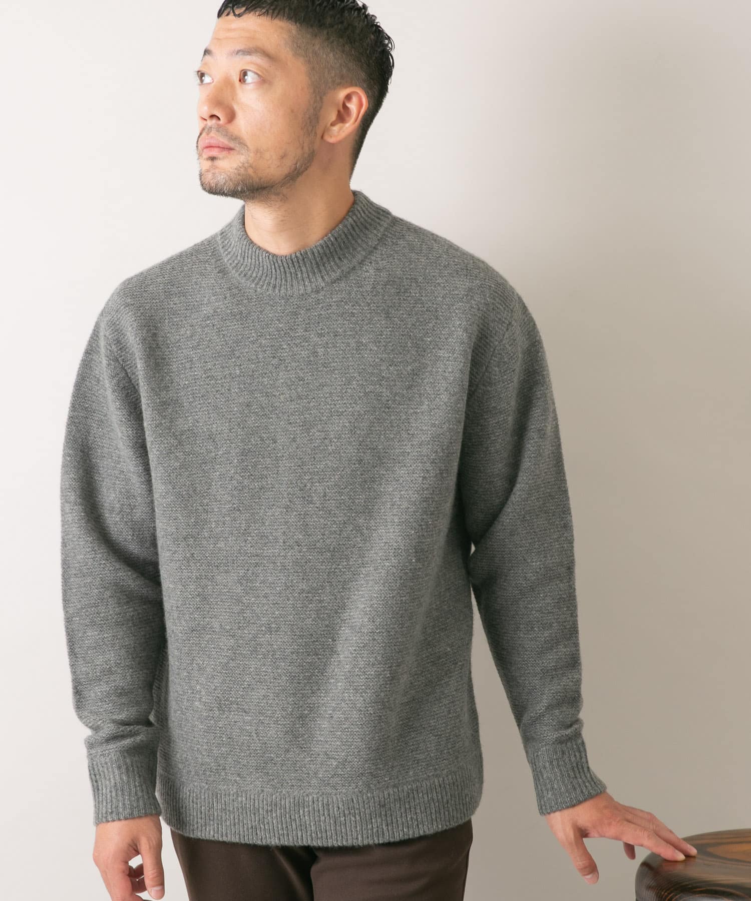 GRAY