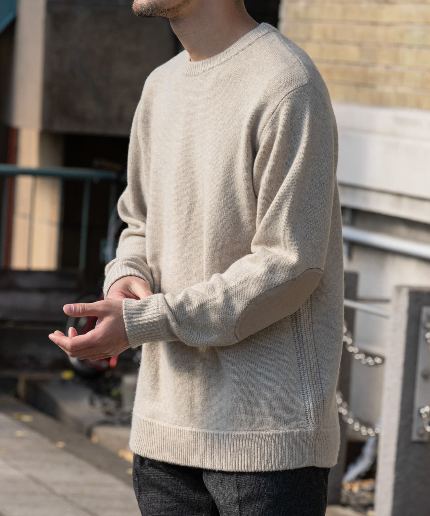 BEIGE