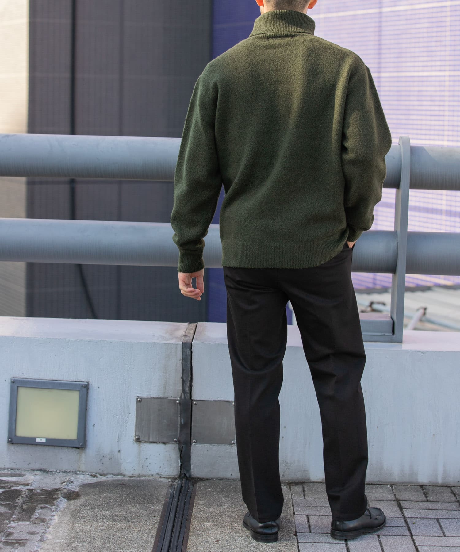 KHAKI