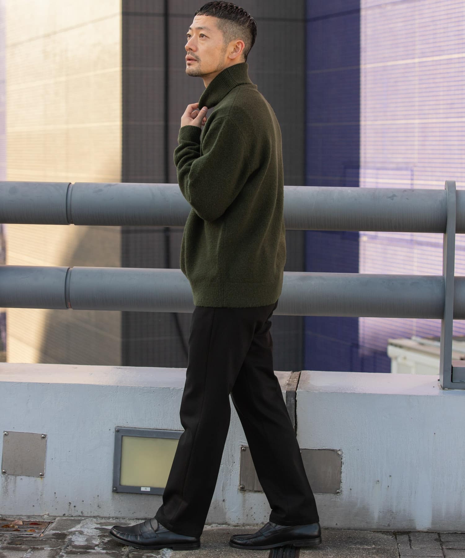 KHAKI