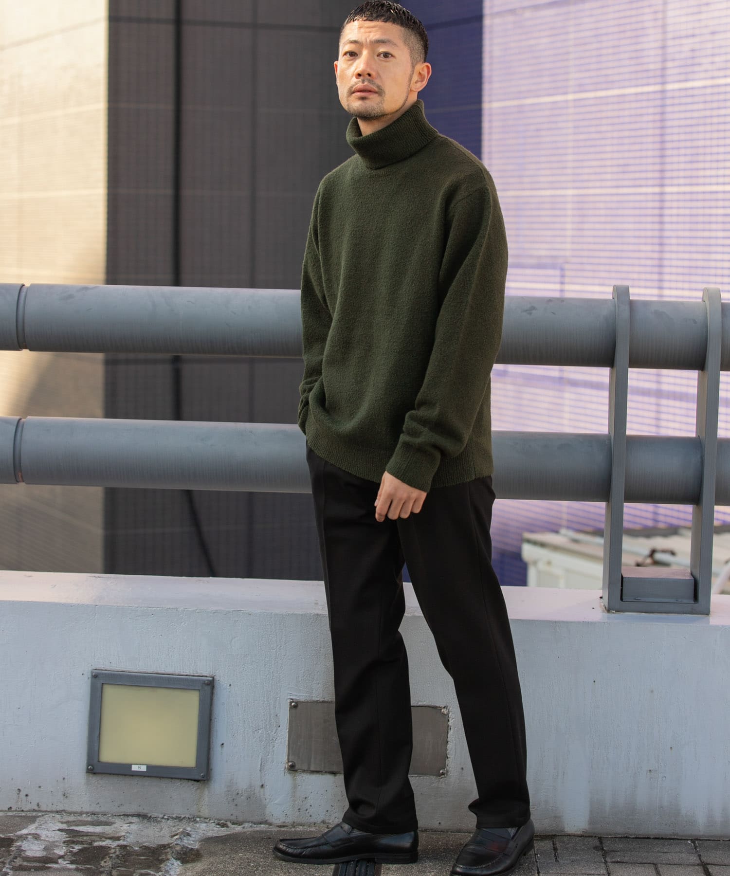 KHAKI