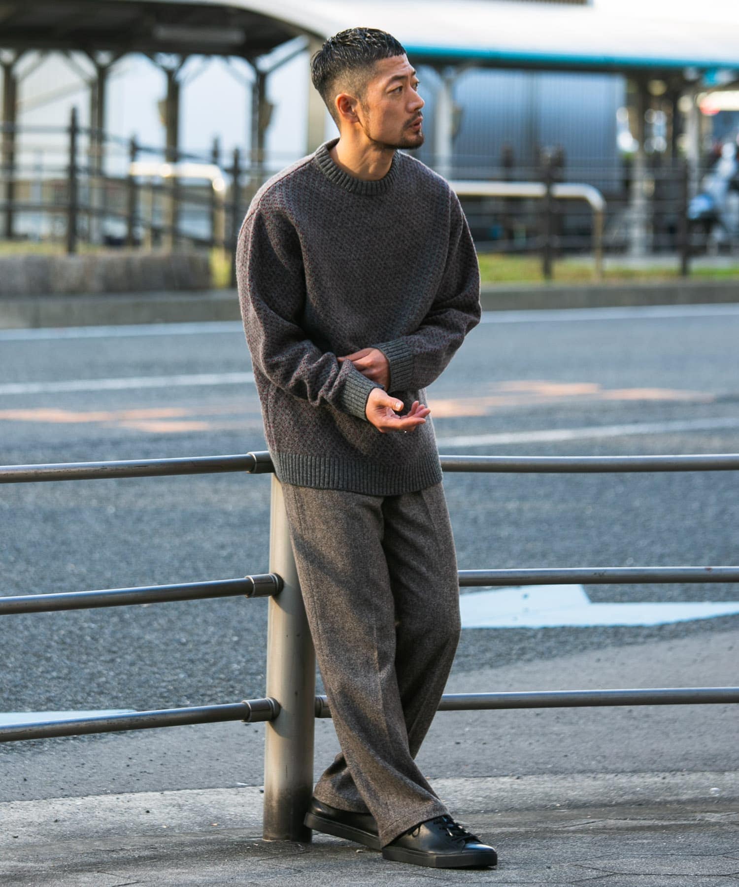 GRAY