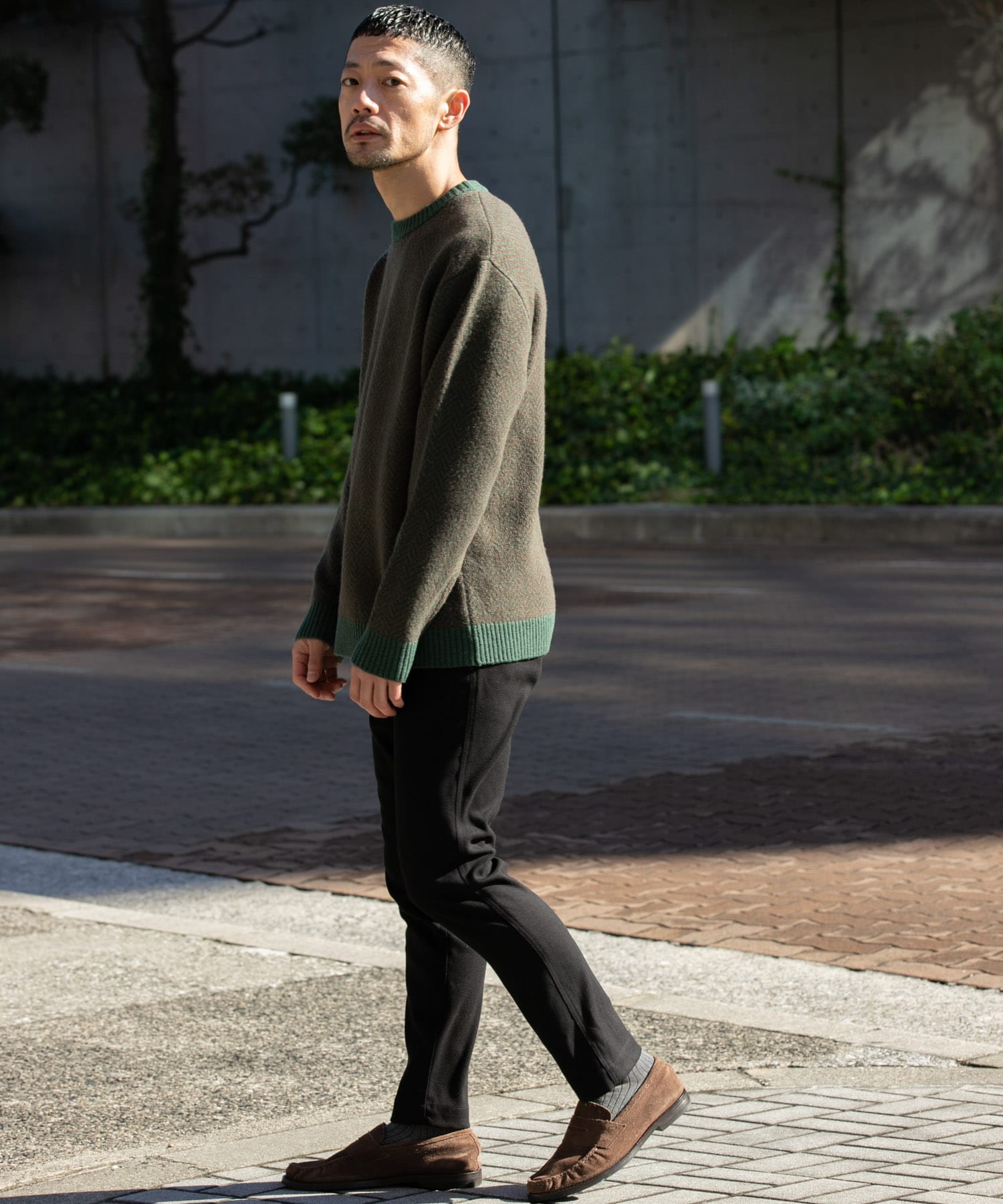 KHAKI
