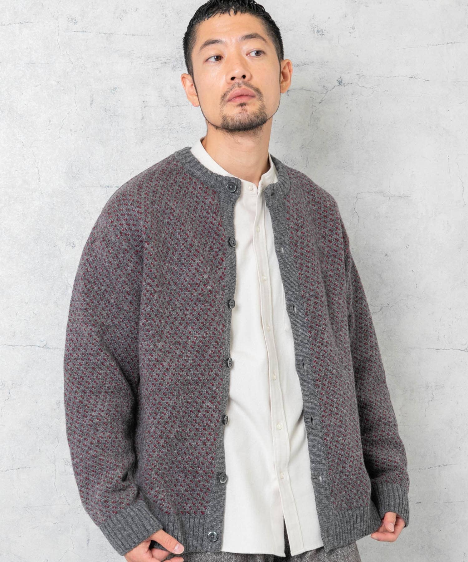 GRAY