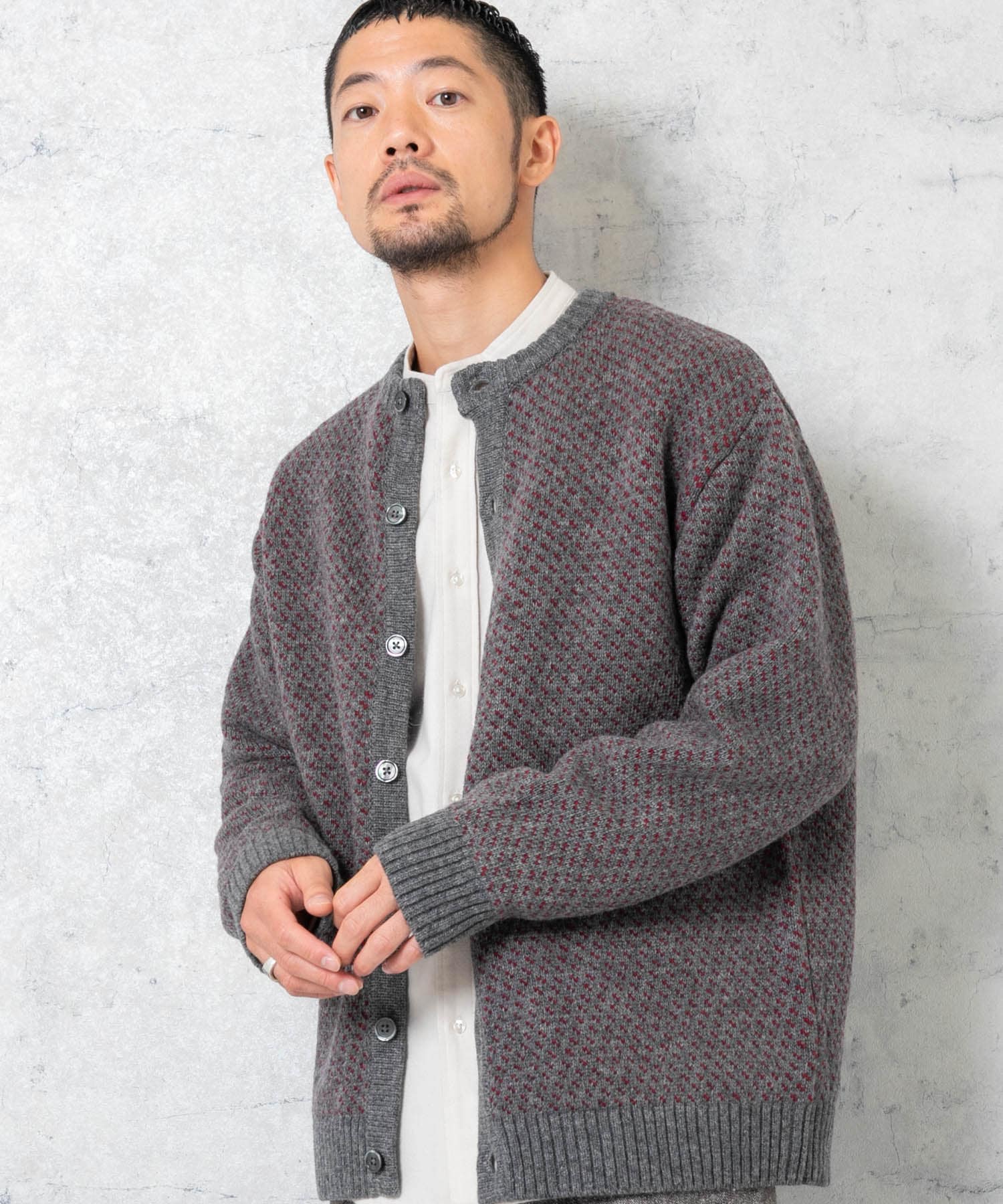 GRAY
