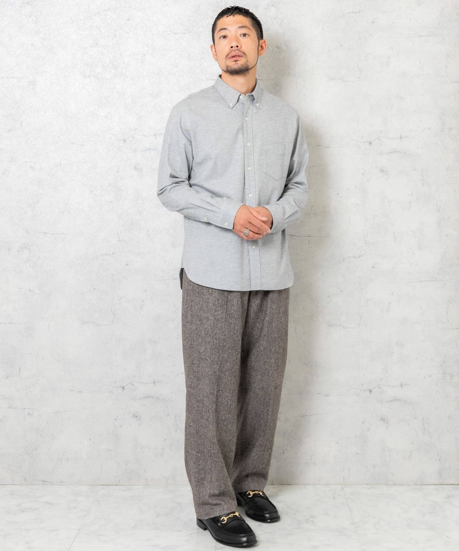 GRAY