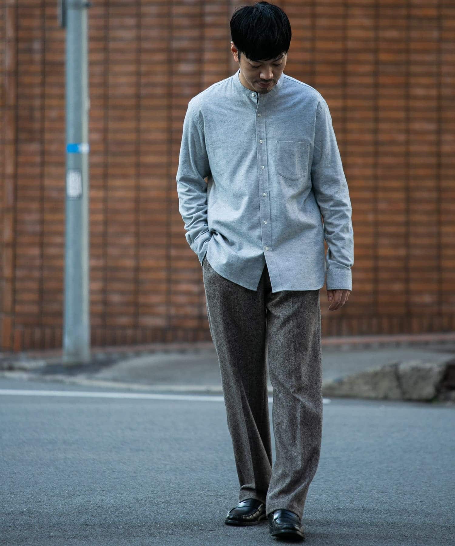 GRAY