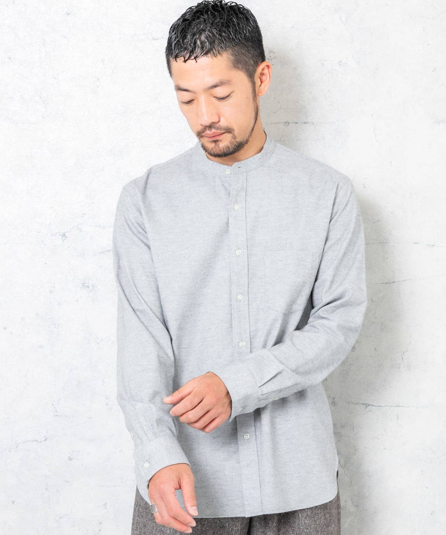 GRAY
