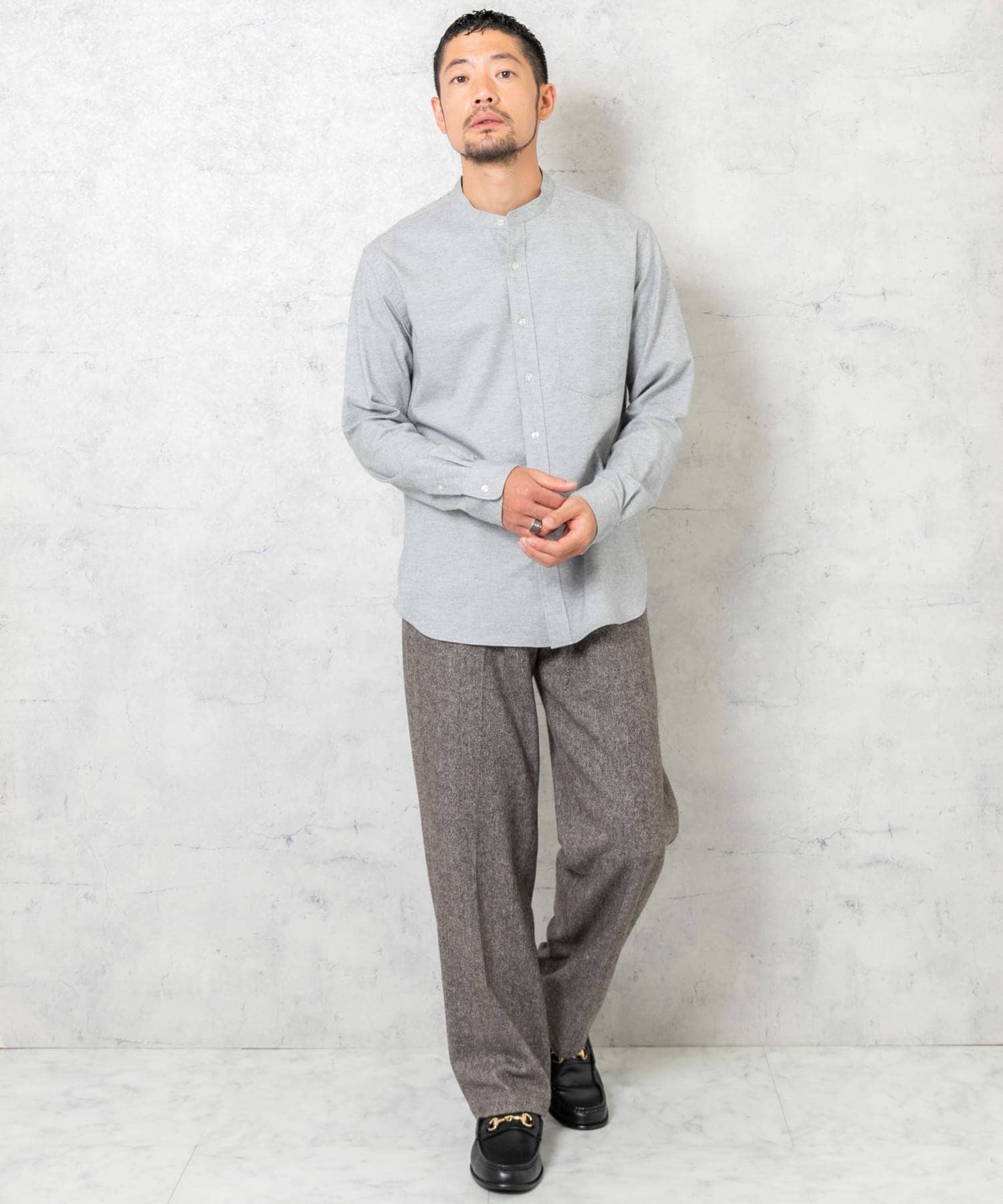 GRAY