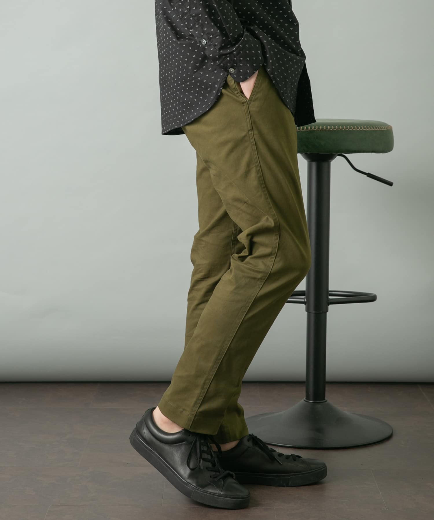KHAKI