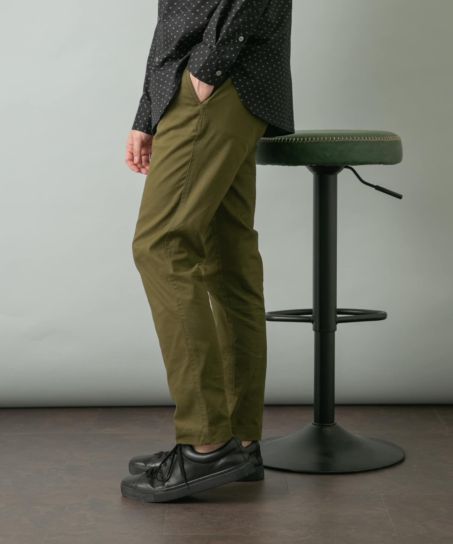 KHAKI