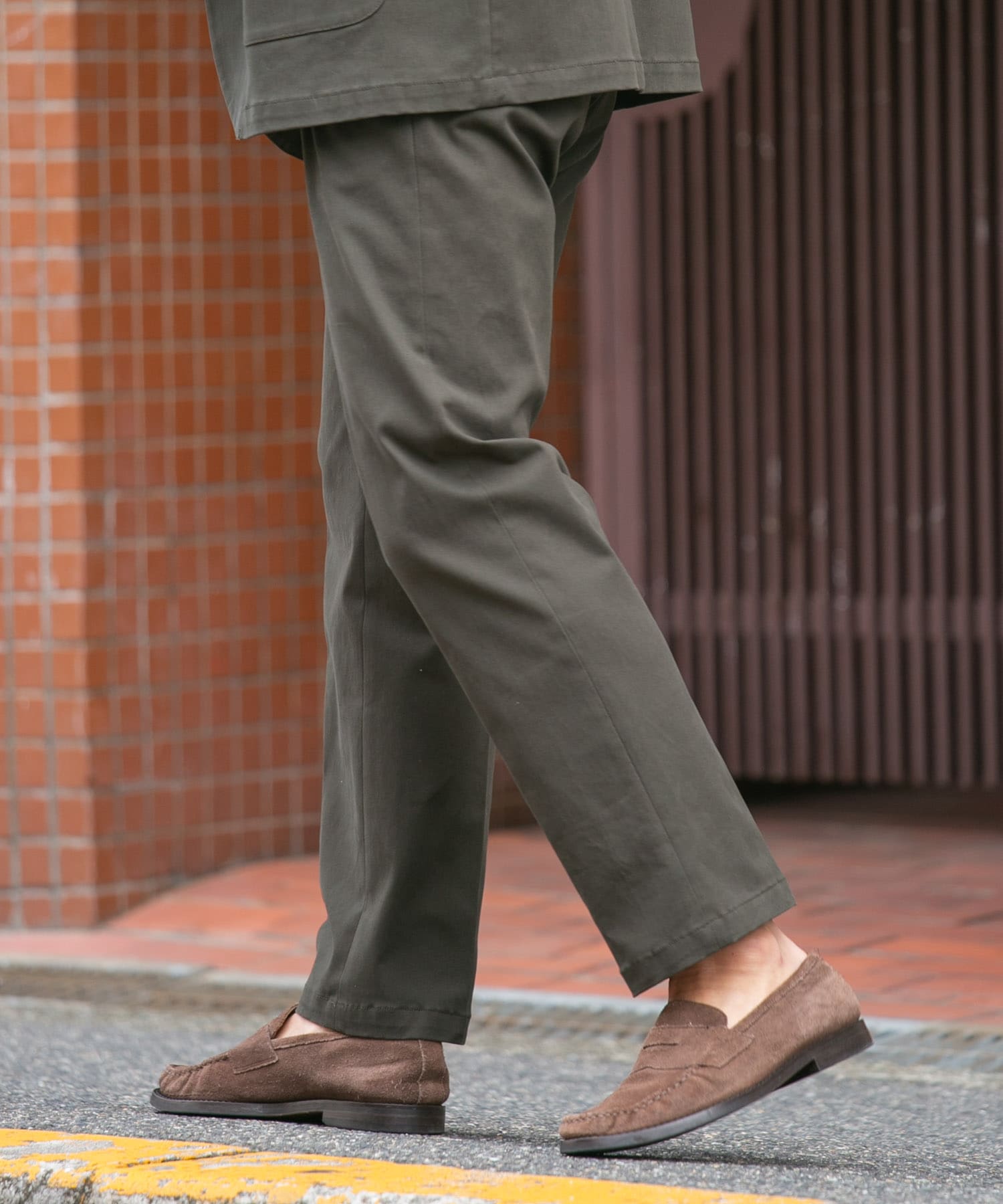 KHAKI