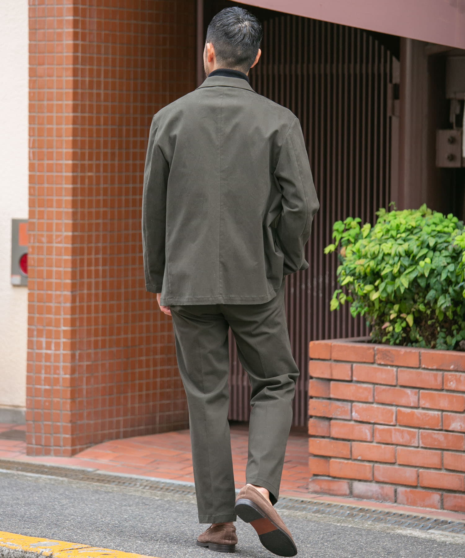 KHAKI