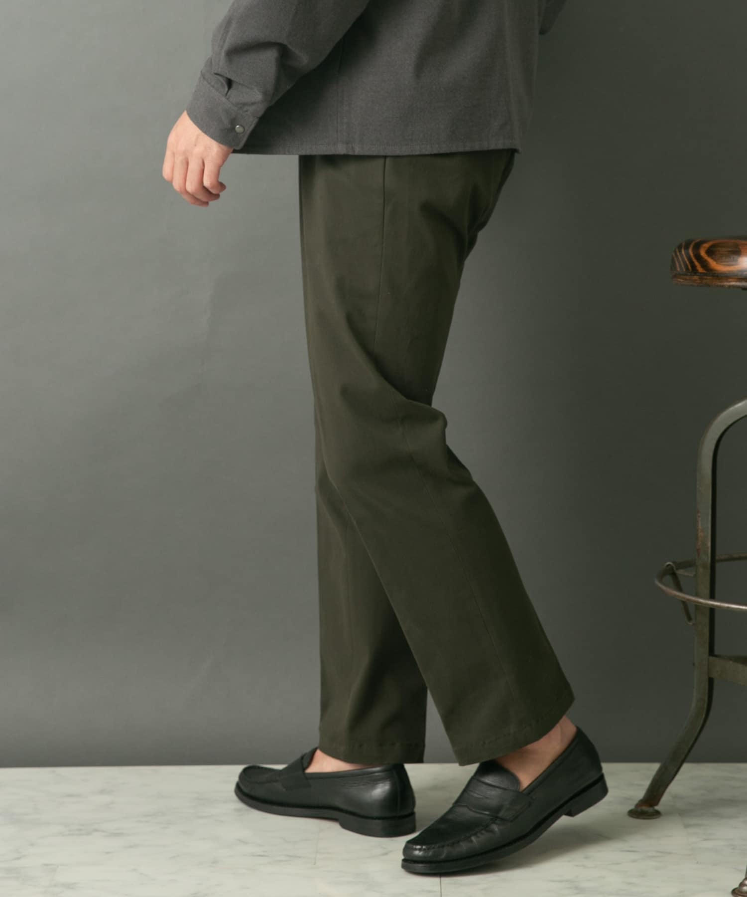 KHAKI