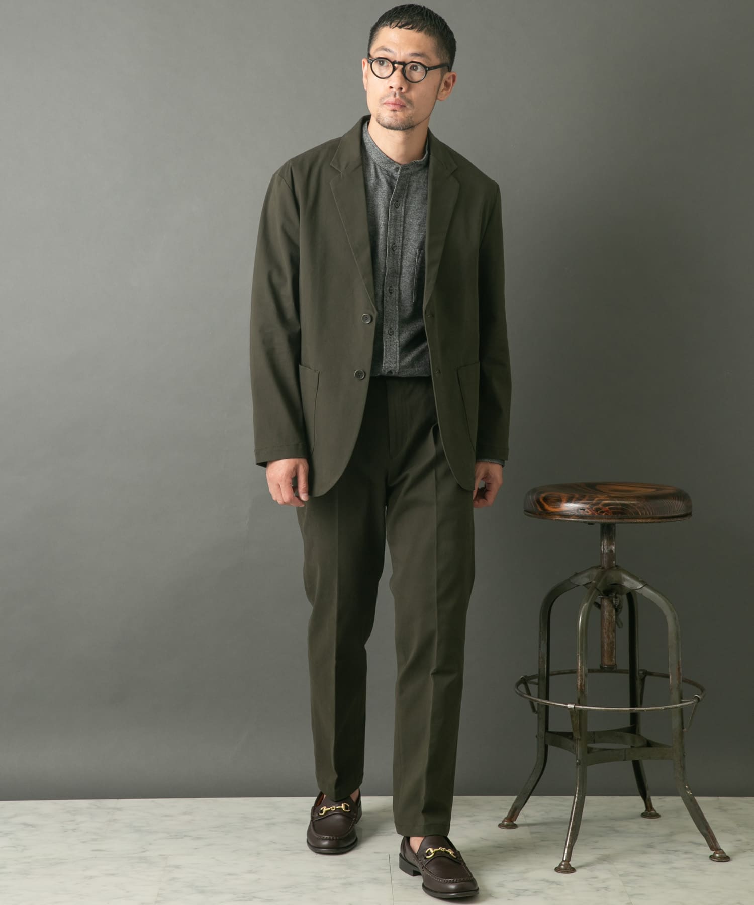 KHAKI
