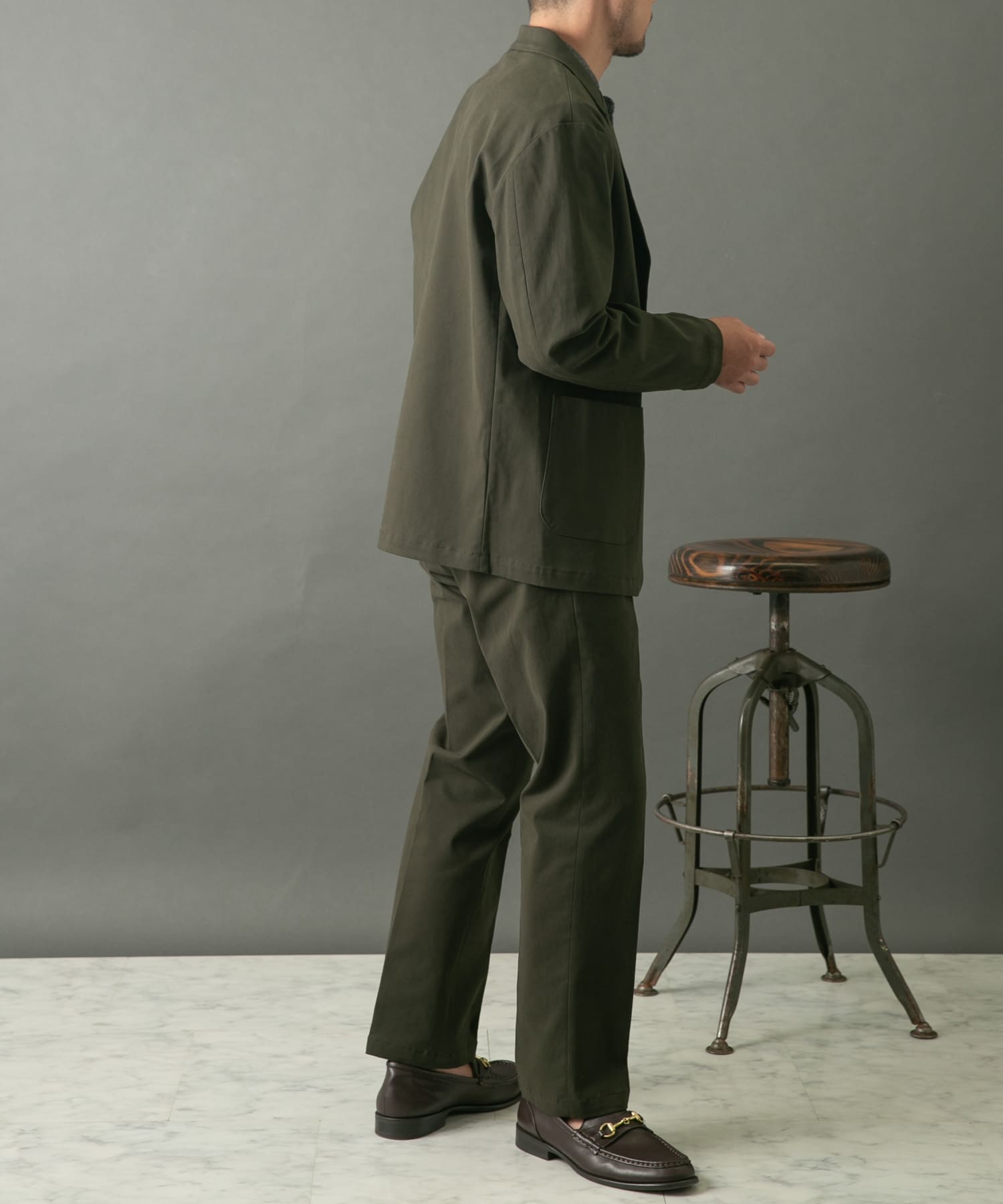 KHAKI