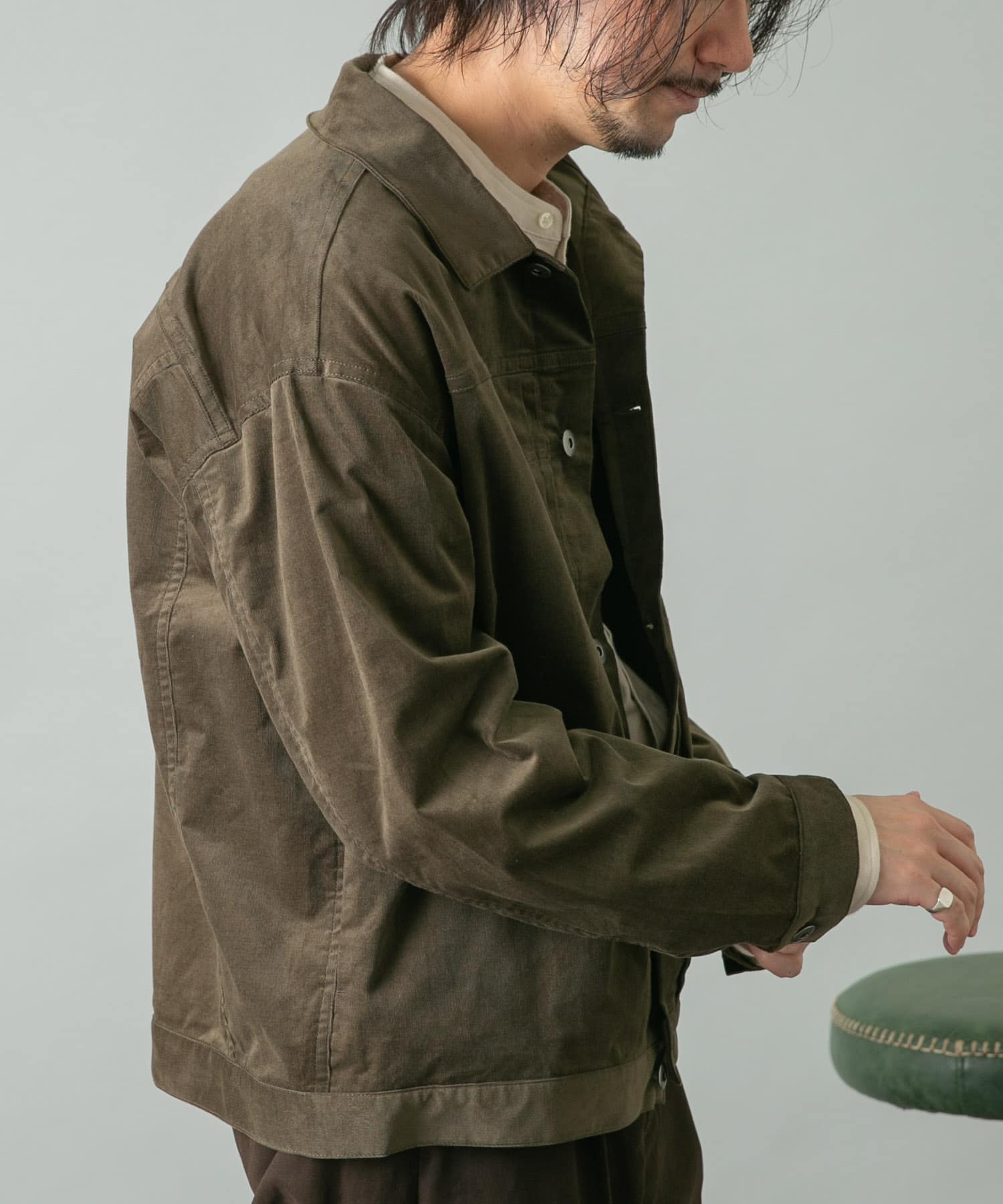 KHAKI