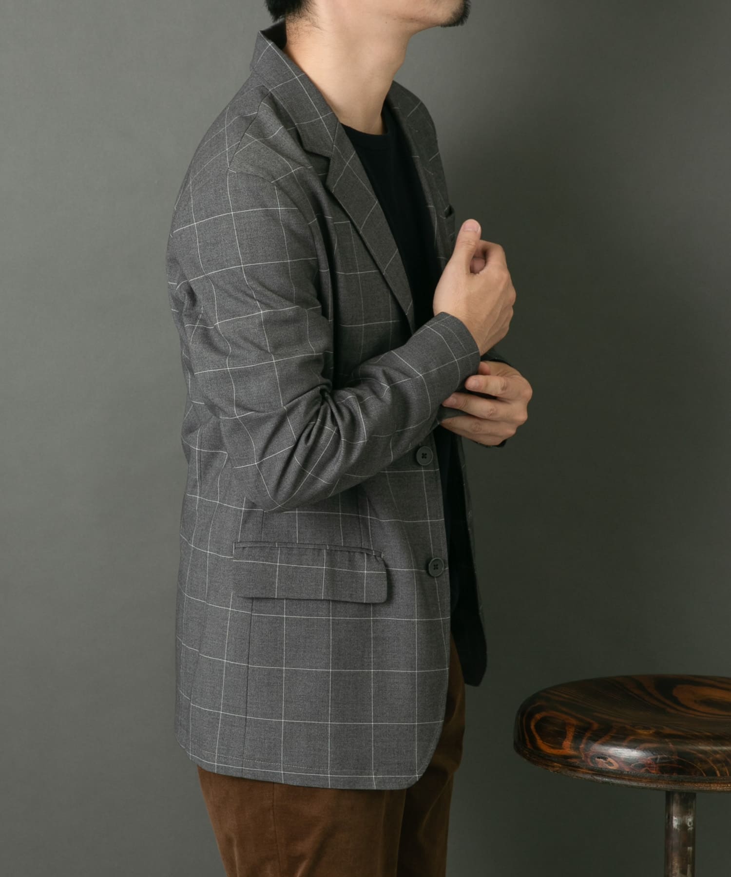 GRAY