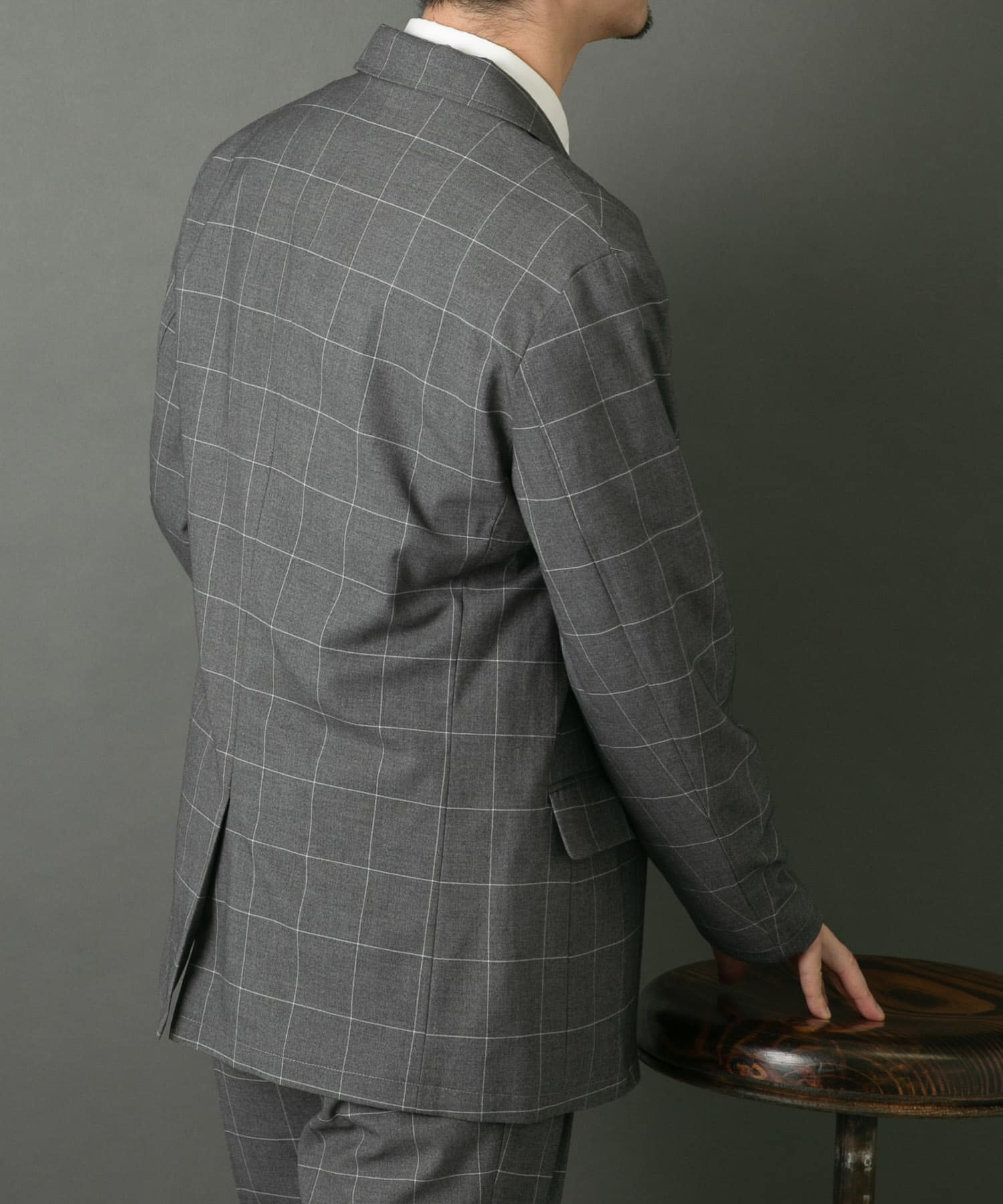 GRAY