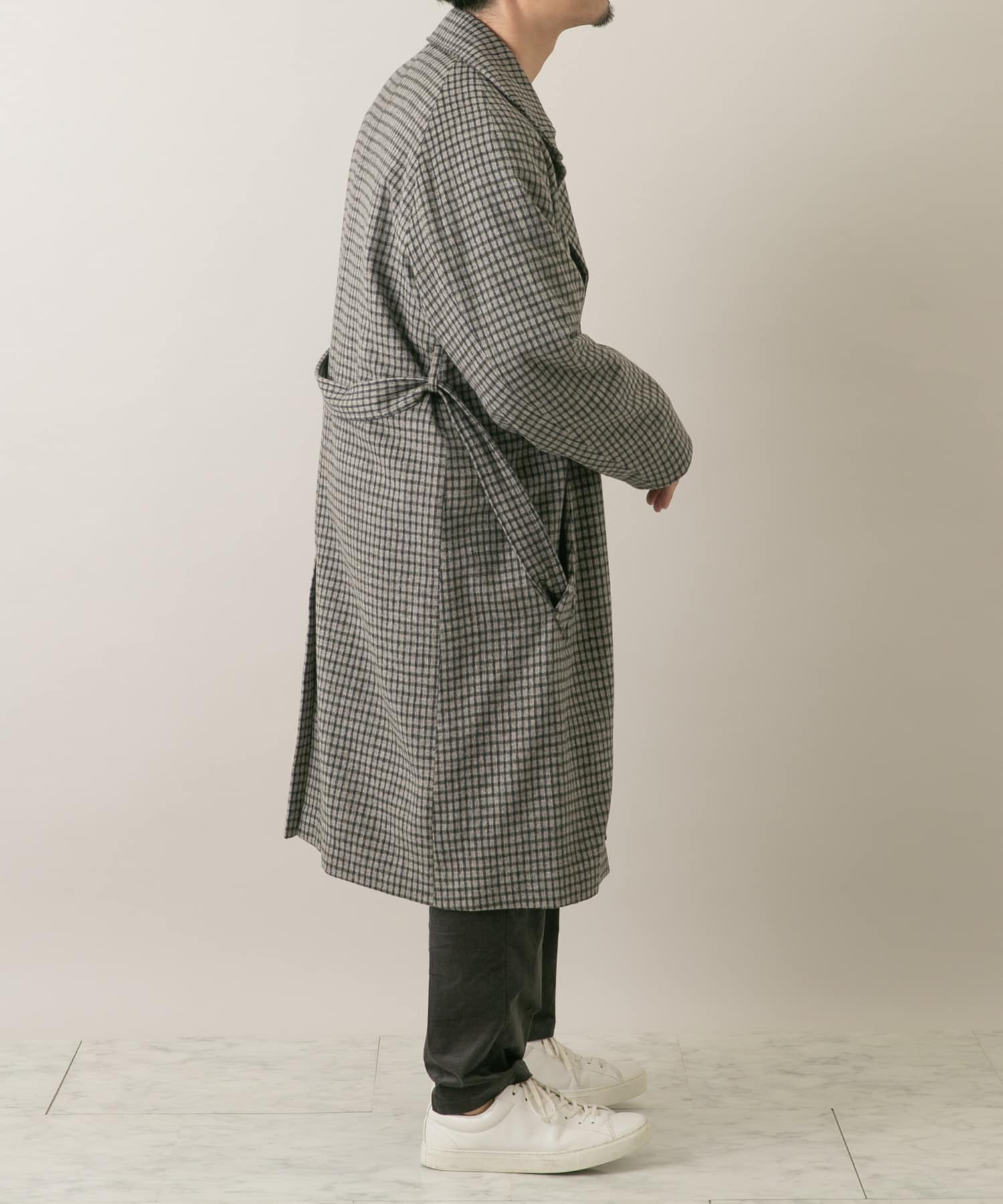 GRAY