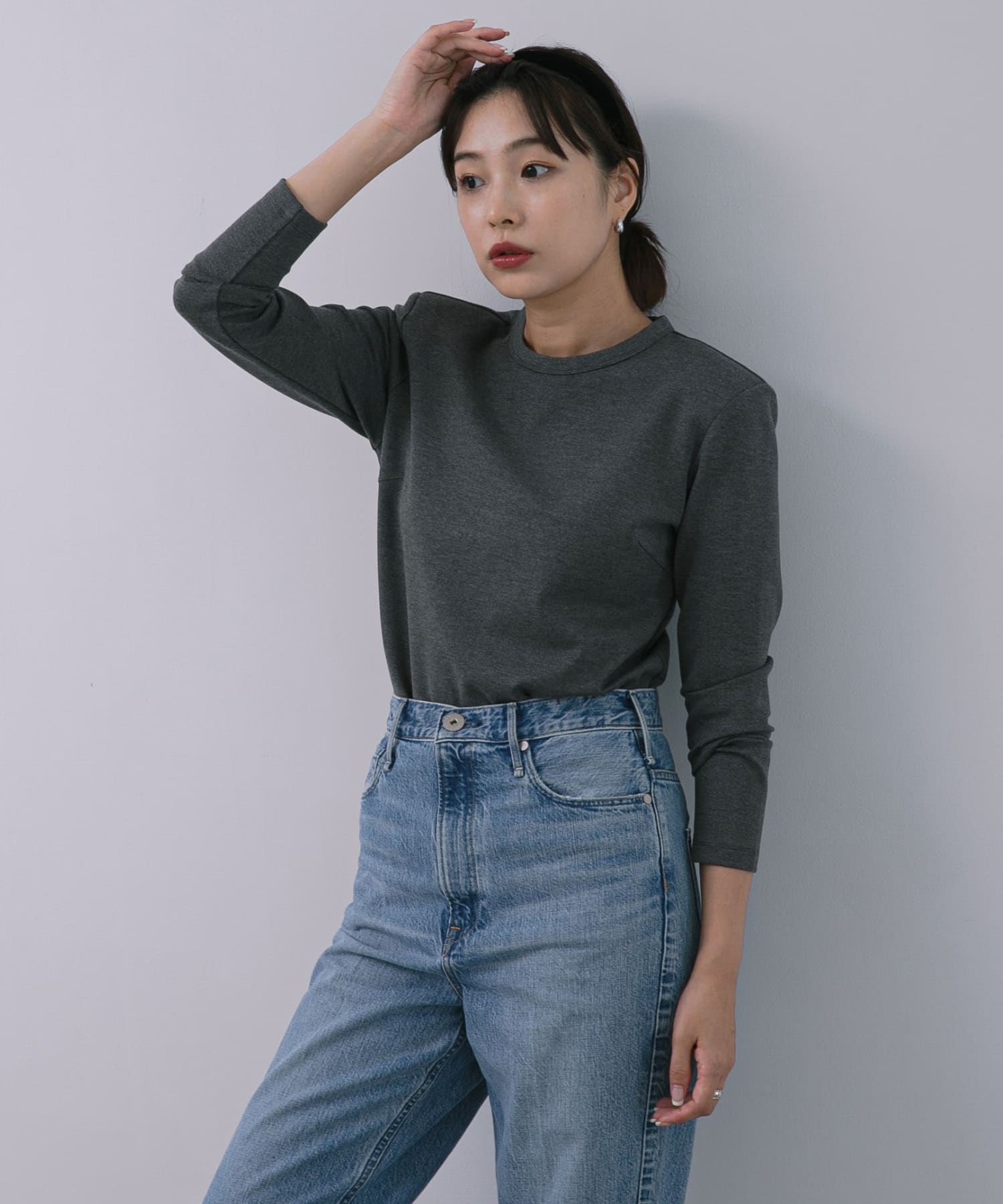 GRAY