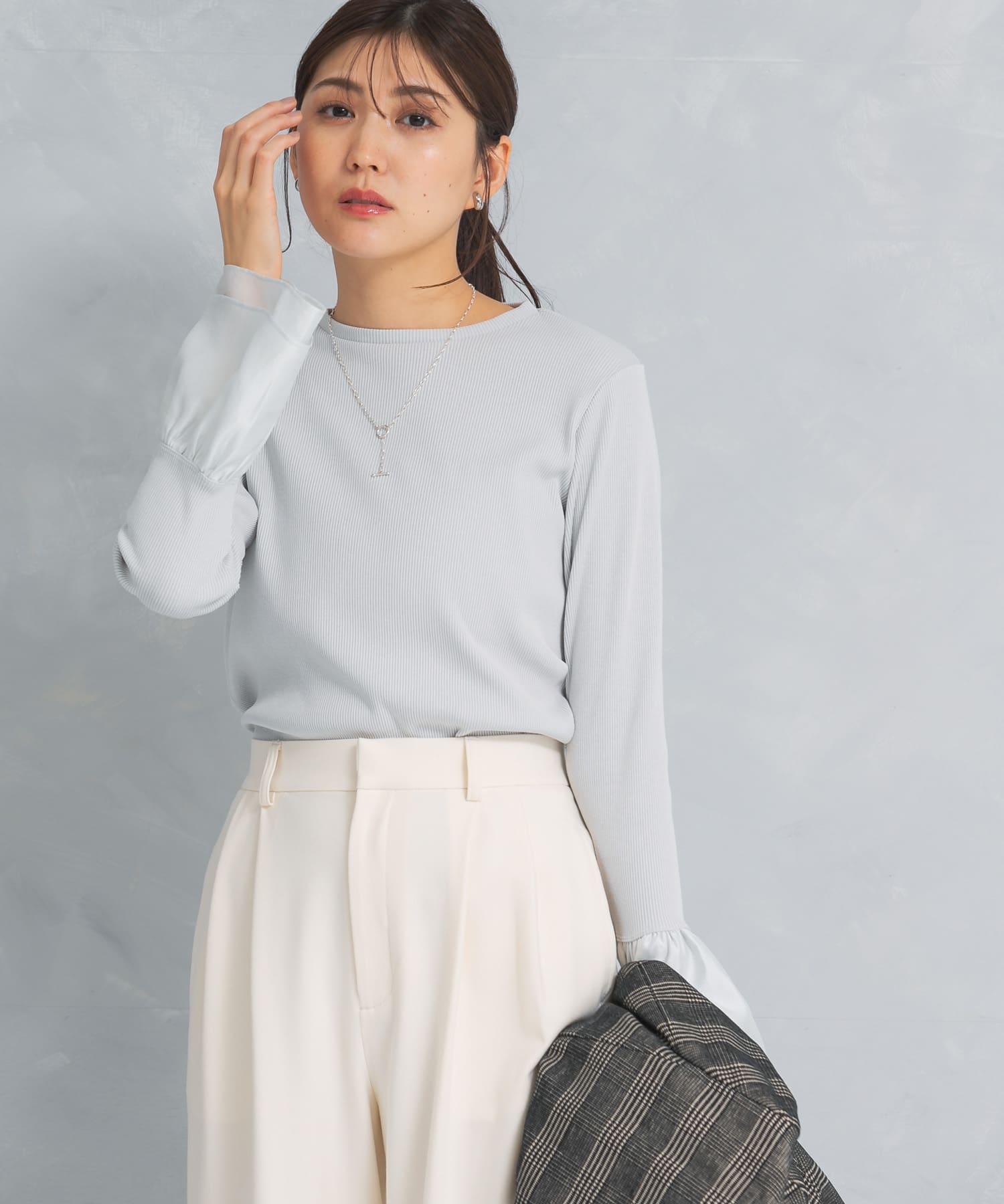 GRAY
