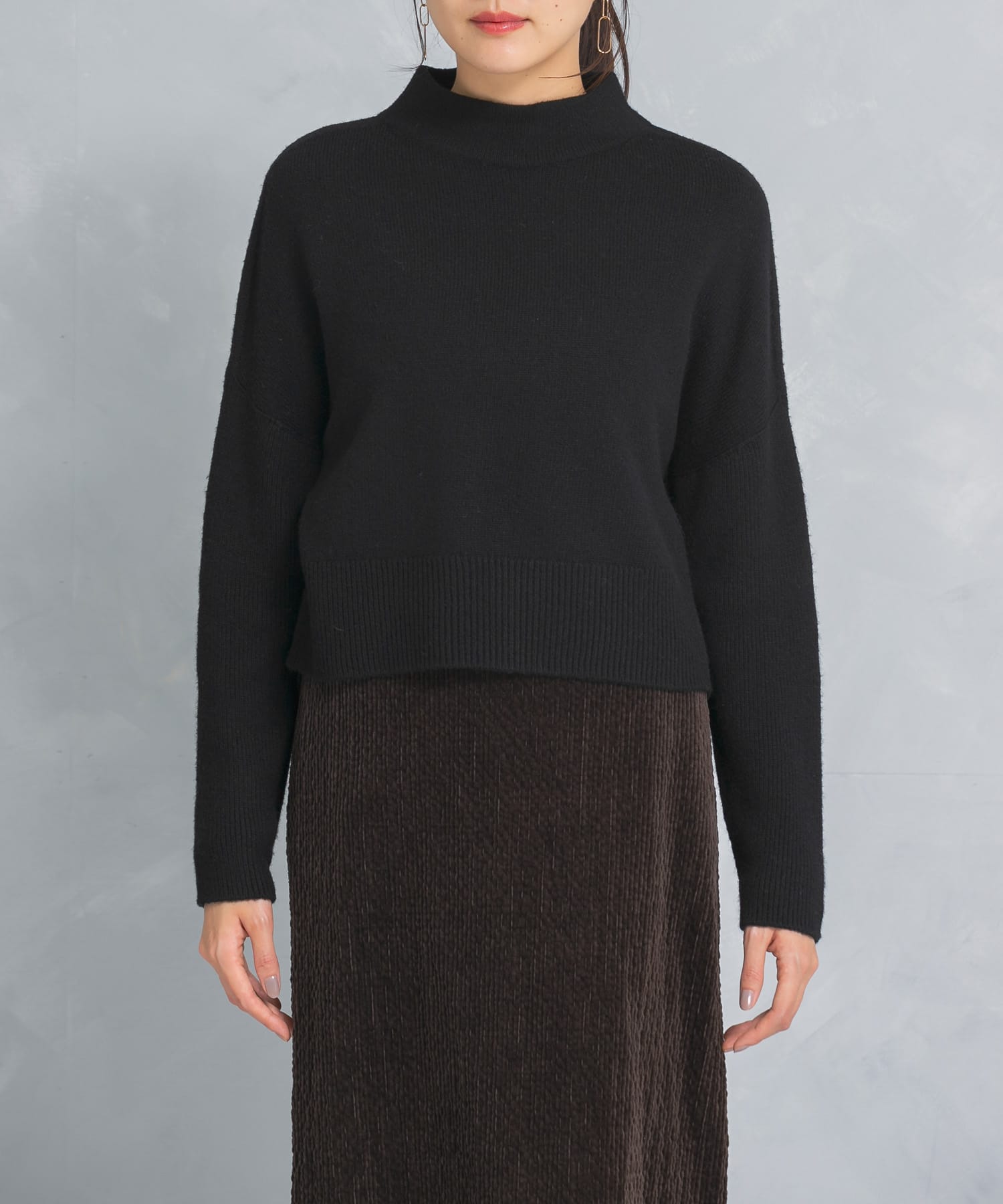 トップス hiro0228aki43 ショートハイネックホールニット(FREE black): トップス｜URBAN