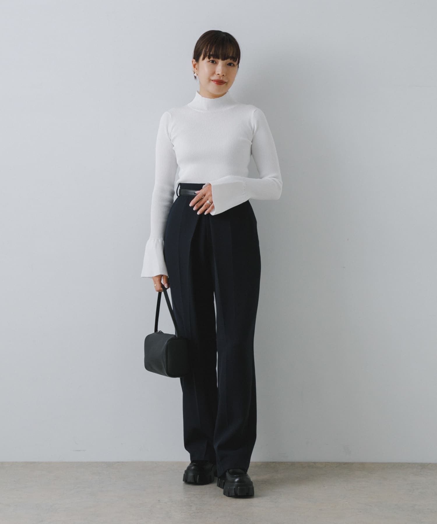 OFF WHITE