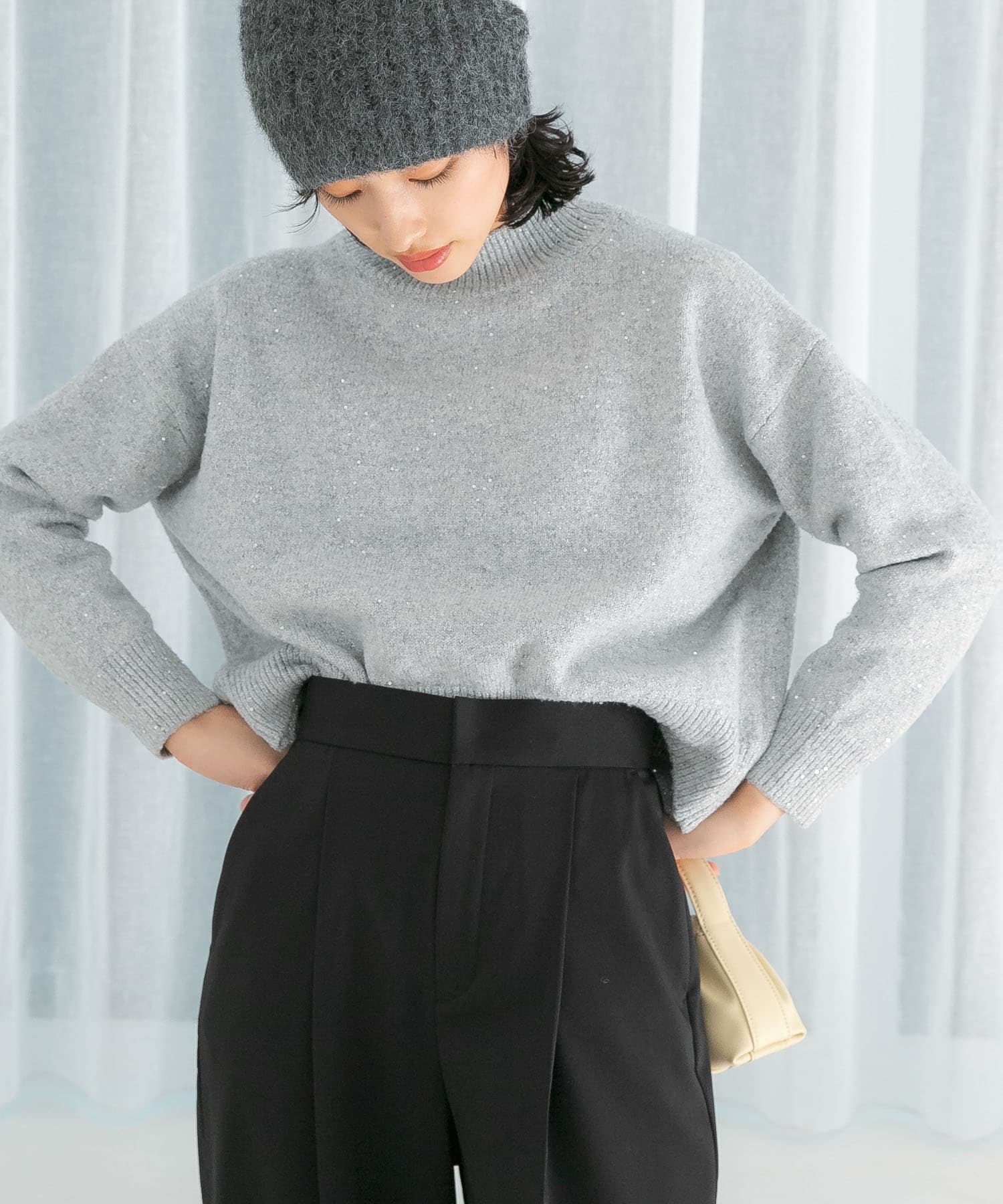 GRAY