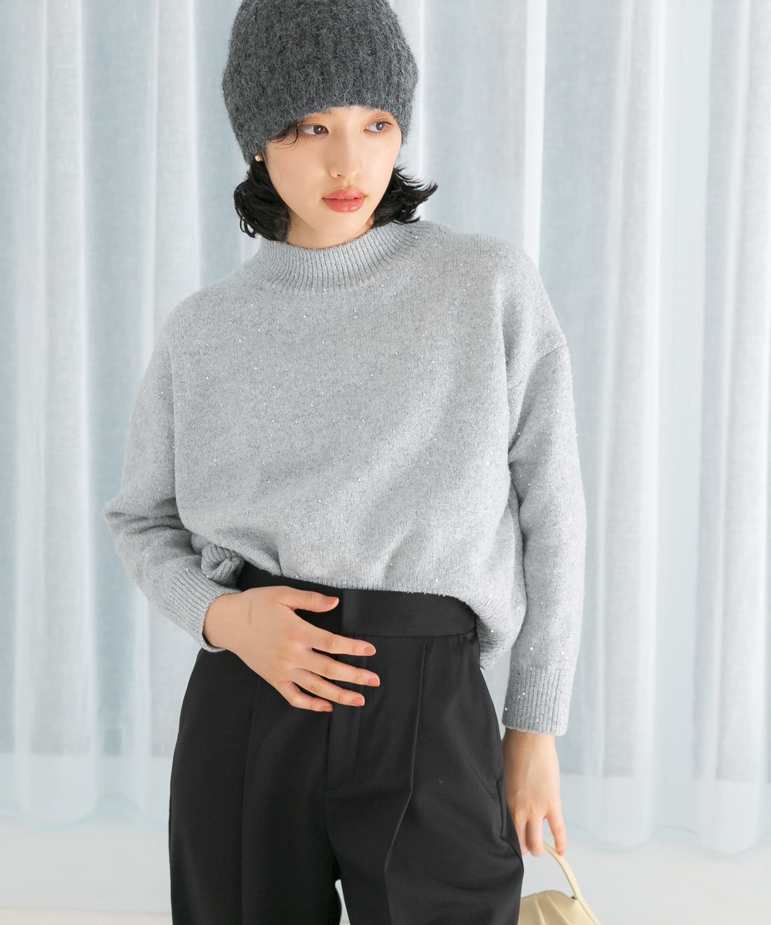 GRAY