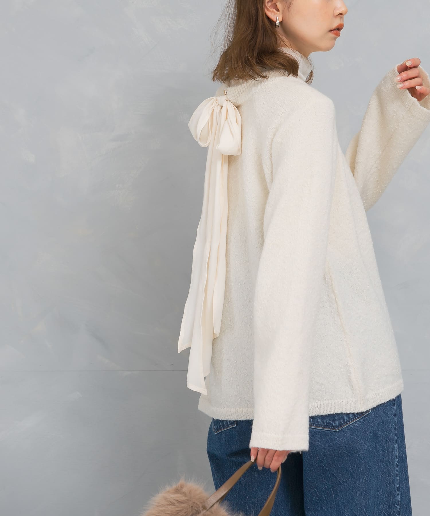 OFF WHITE