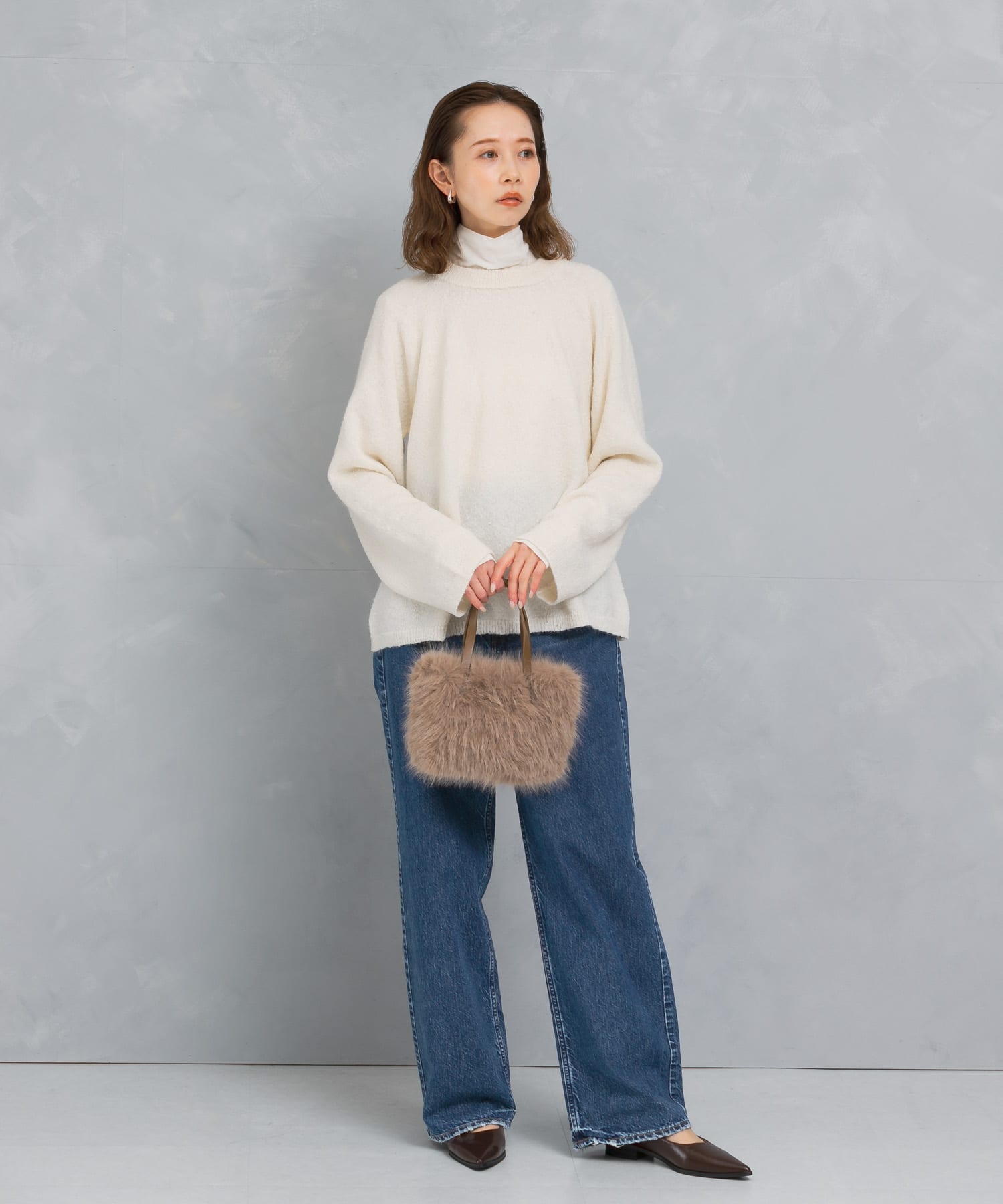 OFF WHITE