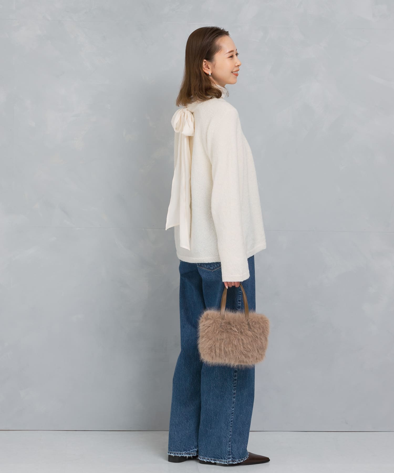 OFF WHITE