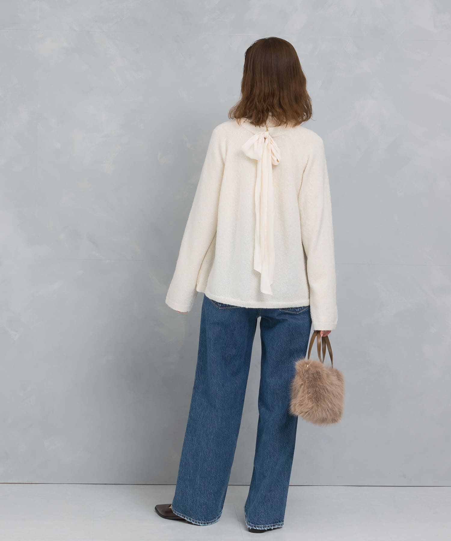 OFF WHITE