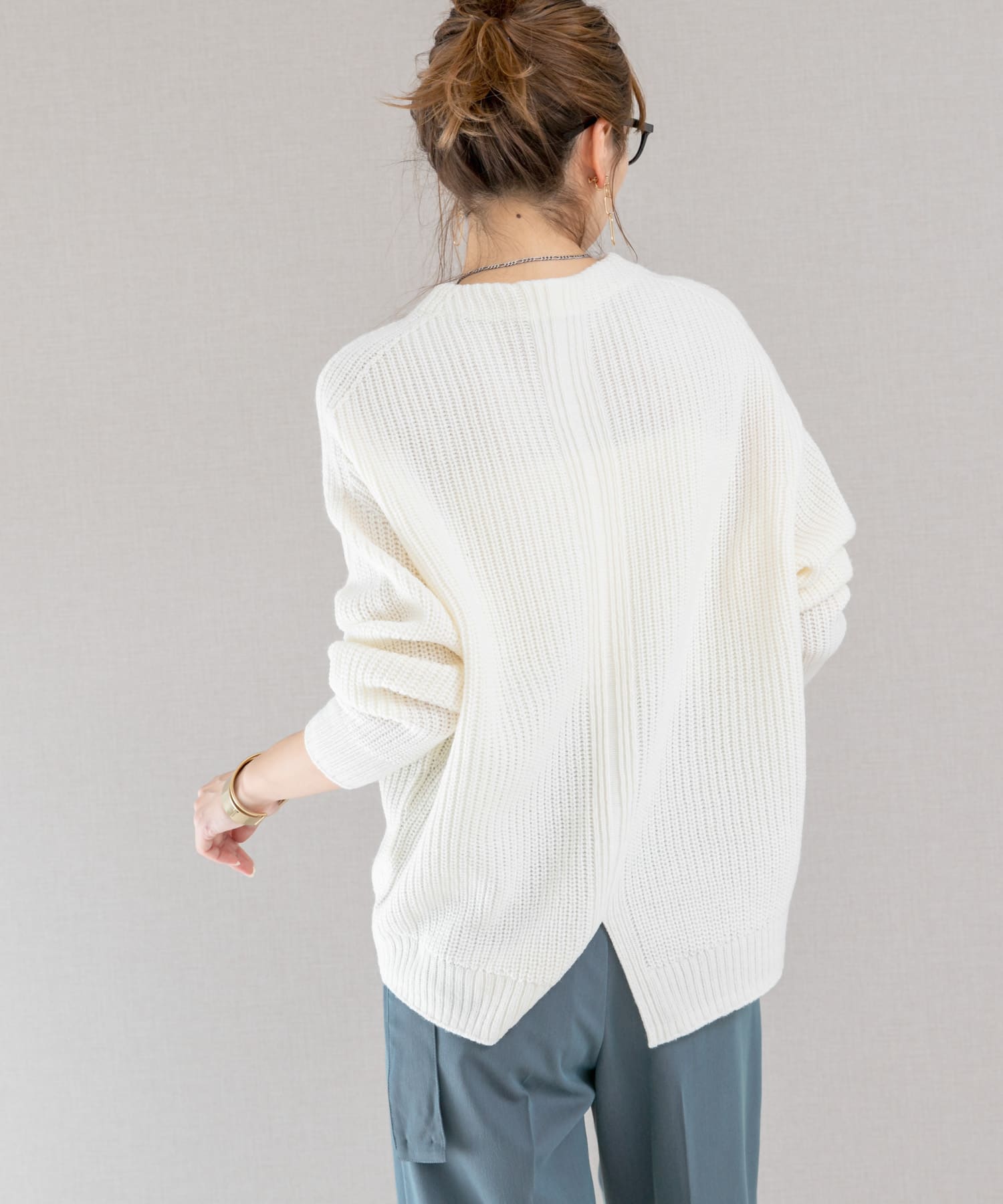 OFF WHITE