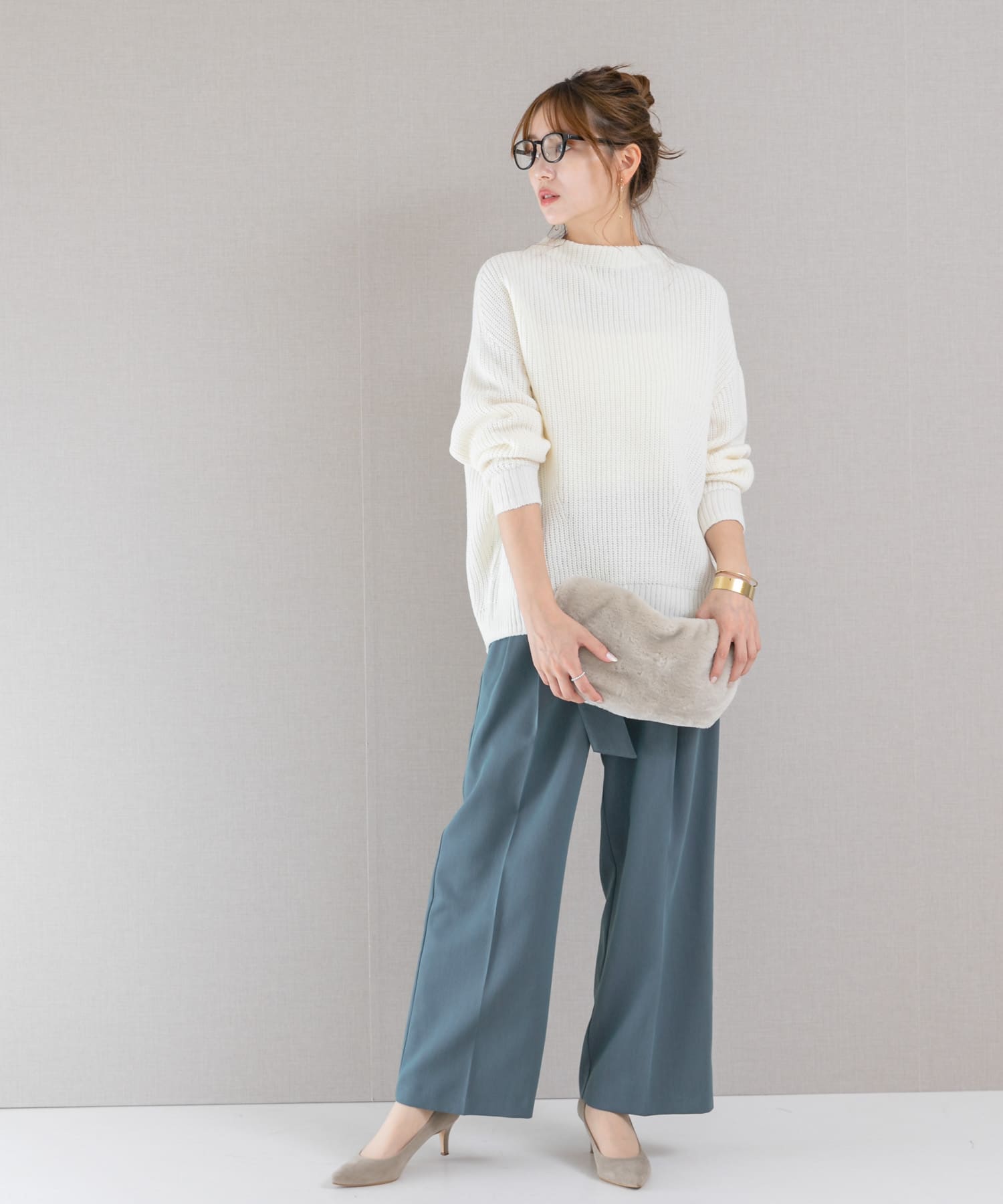 OFF WHITE