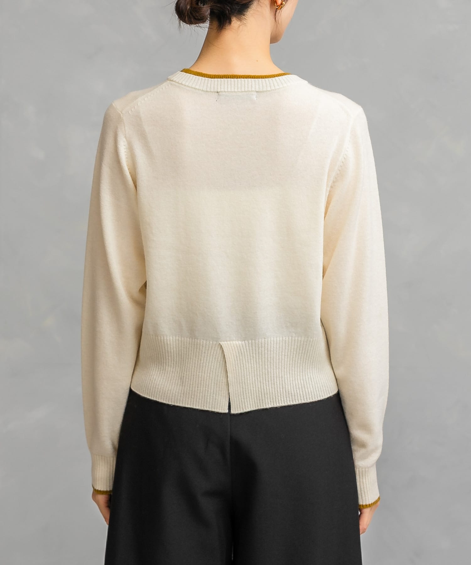 未使用タグ付き♡ Rene バイカラー変形トップス ニット カットソー 34 JUNOAH（ジュノア）の「バイカラーニットトップス（ニット